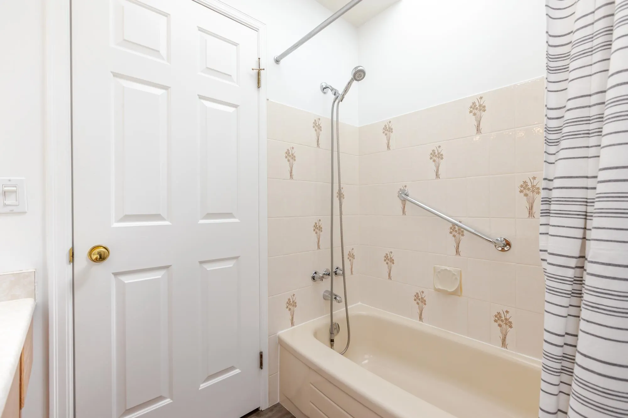 10758 Fraserglen Drive