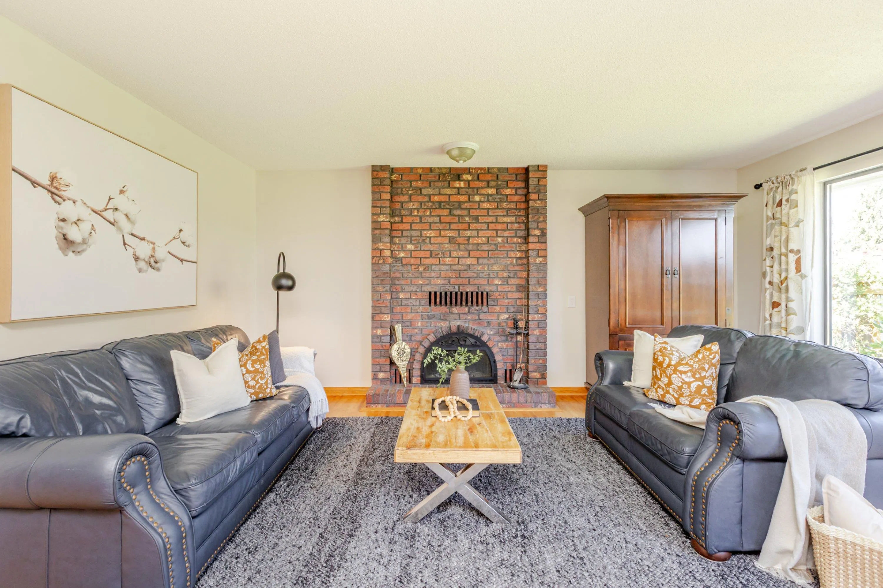 10758 Fraserglen Drive