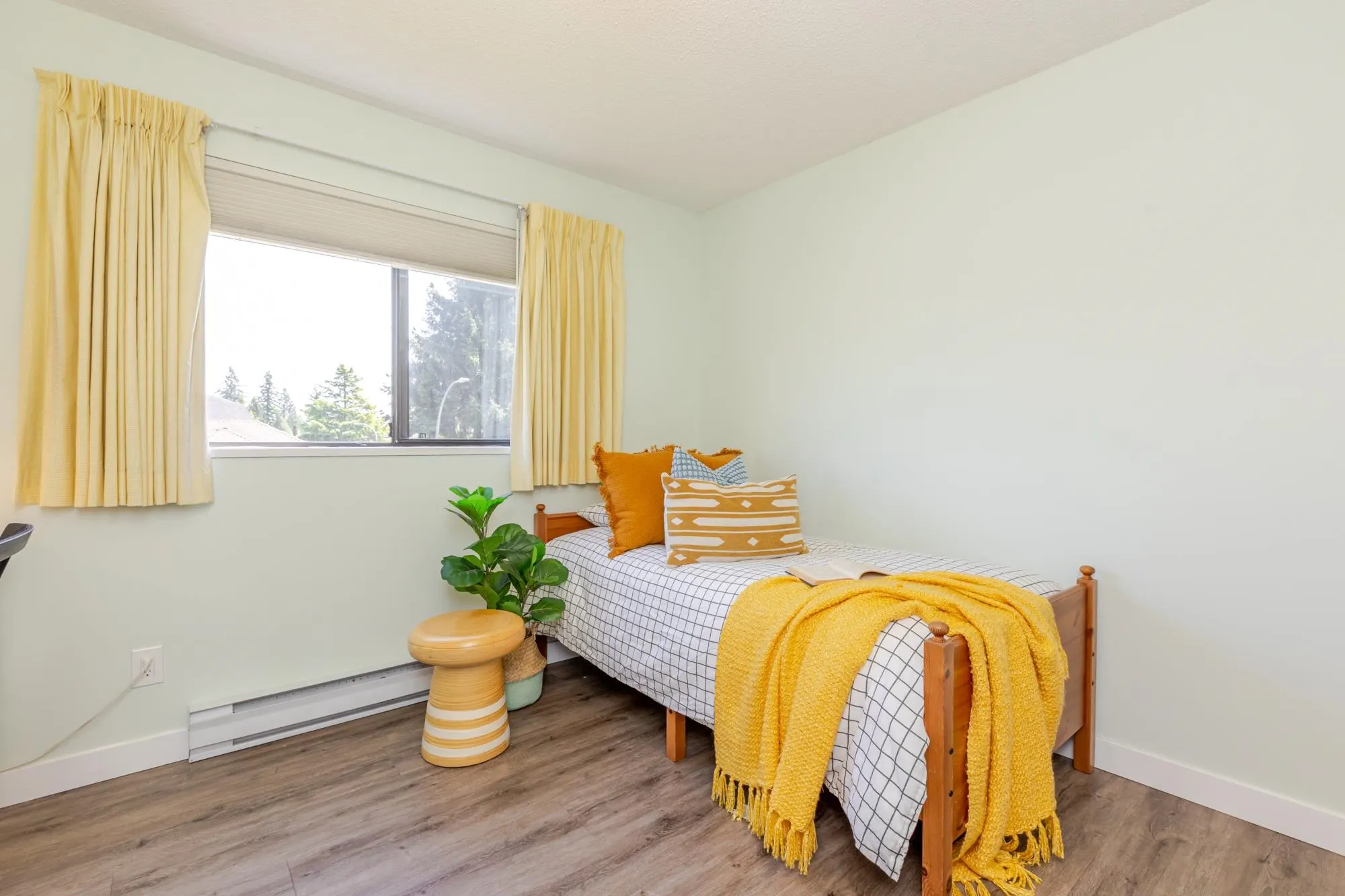 10758 Fraserglen Drive
