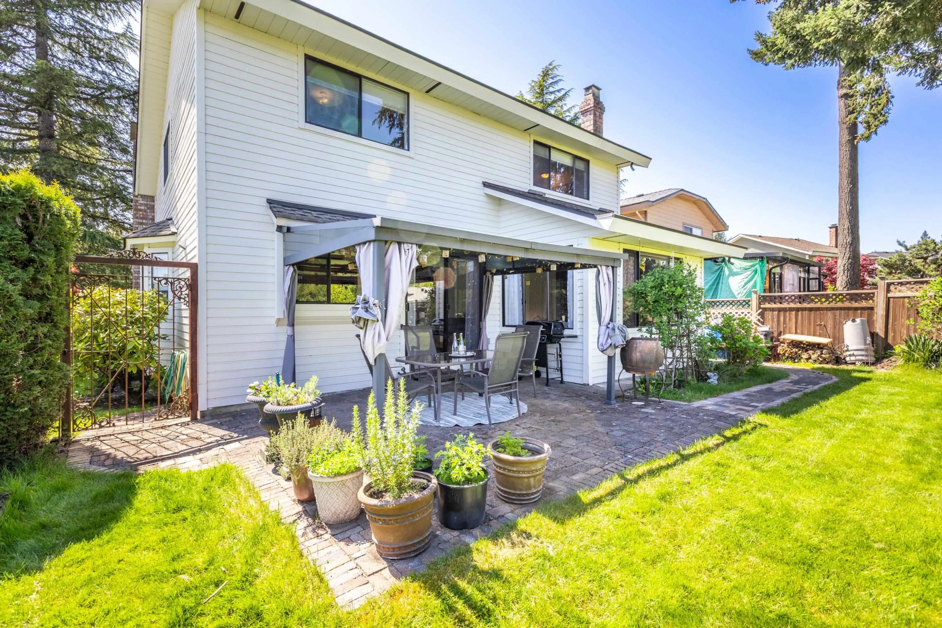 10758 Fraserglen Drive
