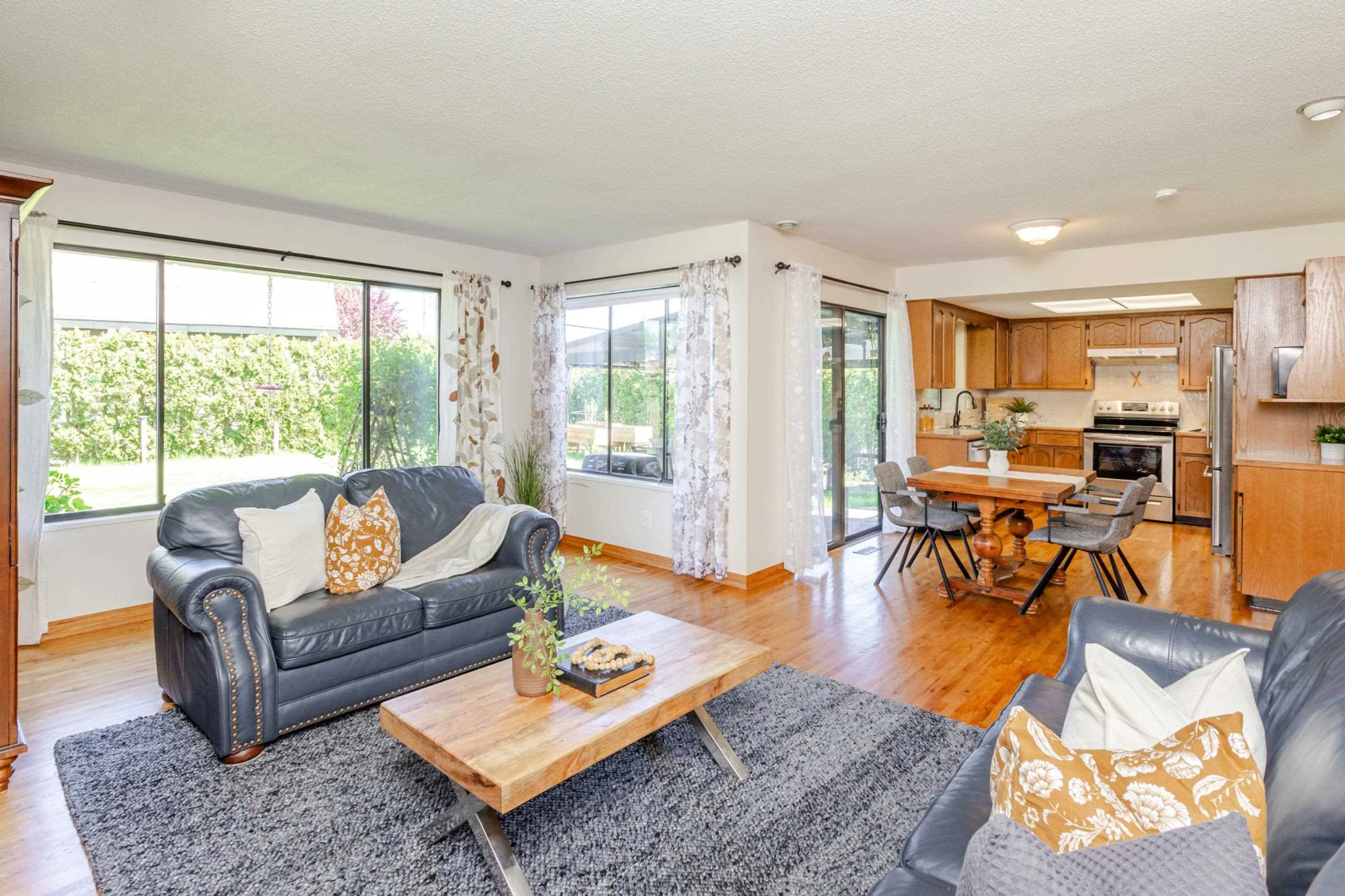 10758 Fraserglen Drive