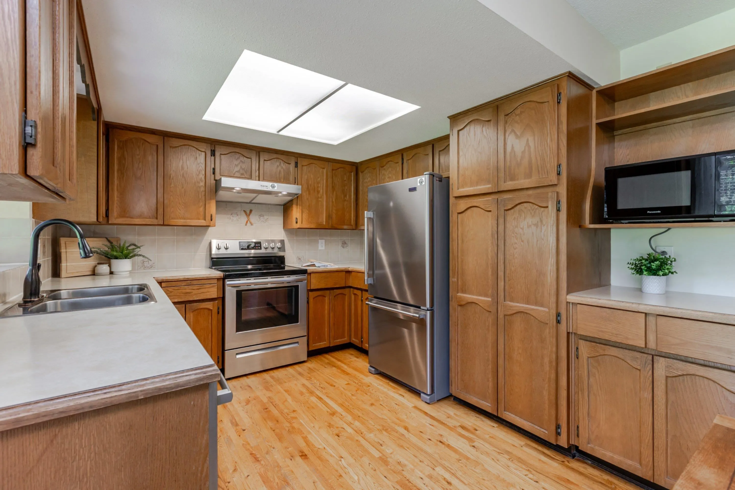 10758 Fraserglen Drive