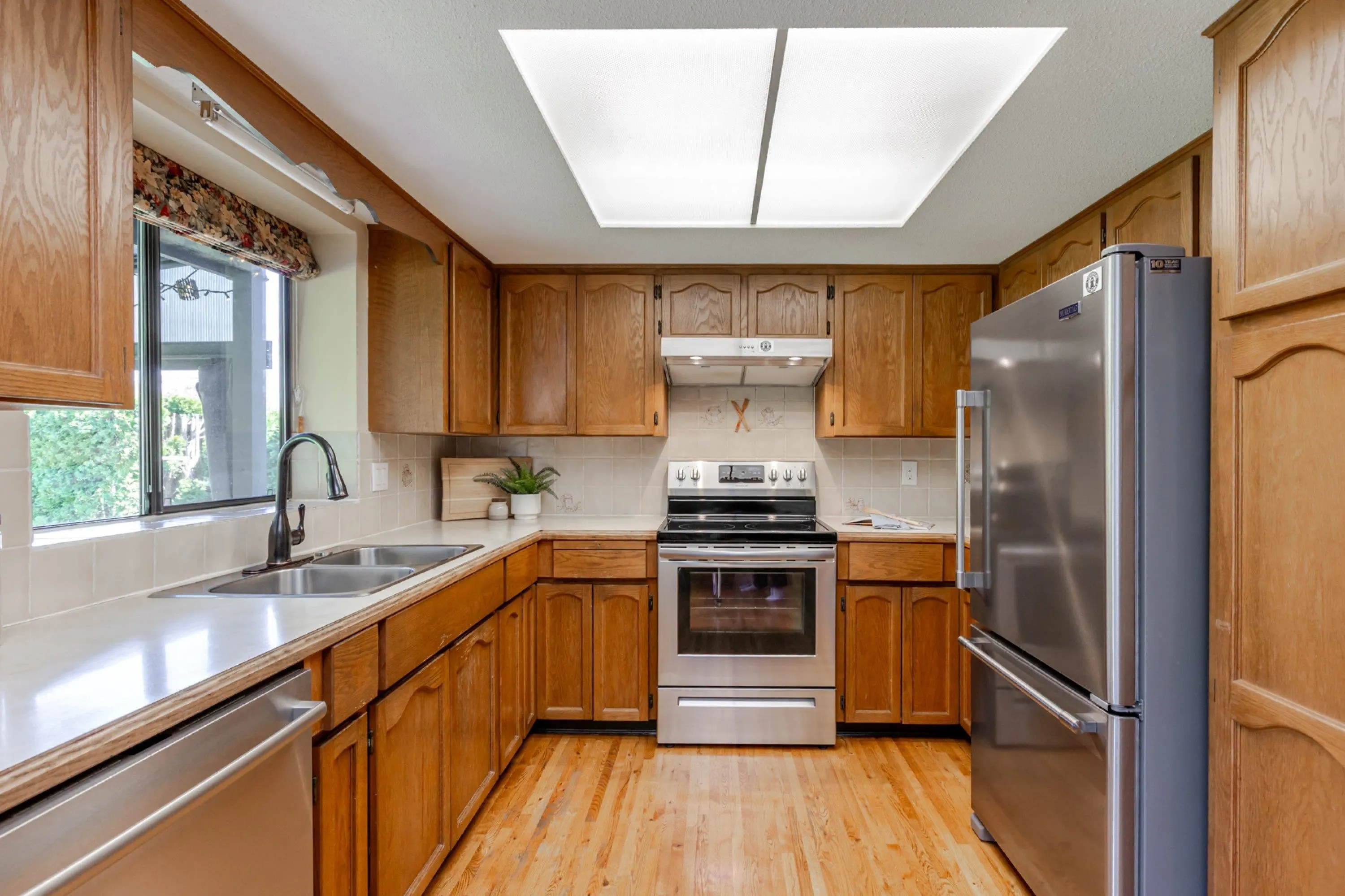 10758 Fraserglen Drive