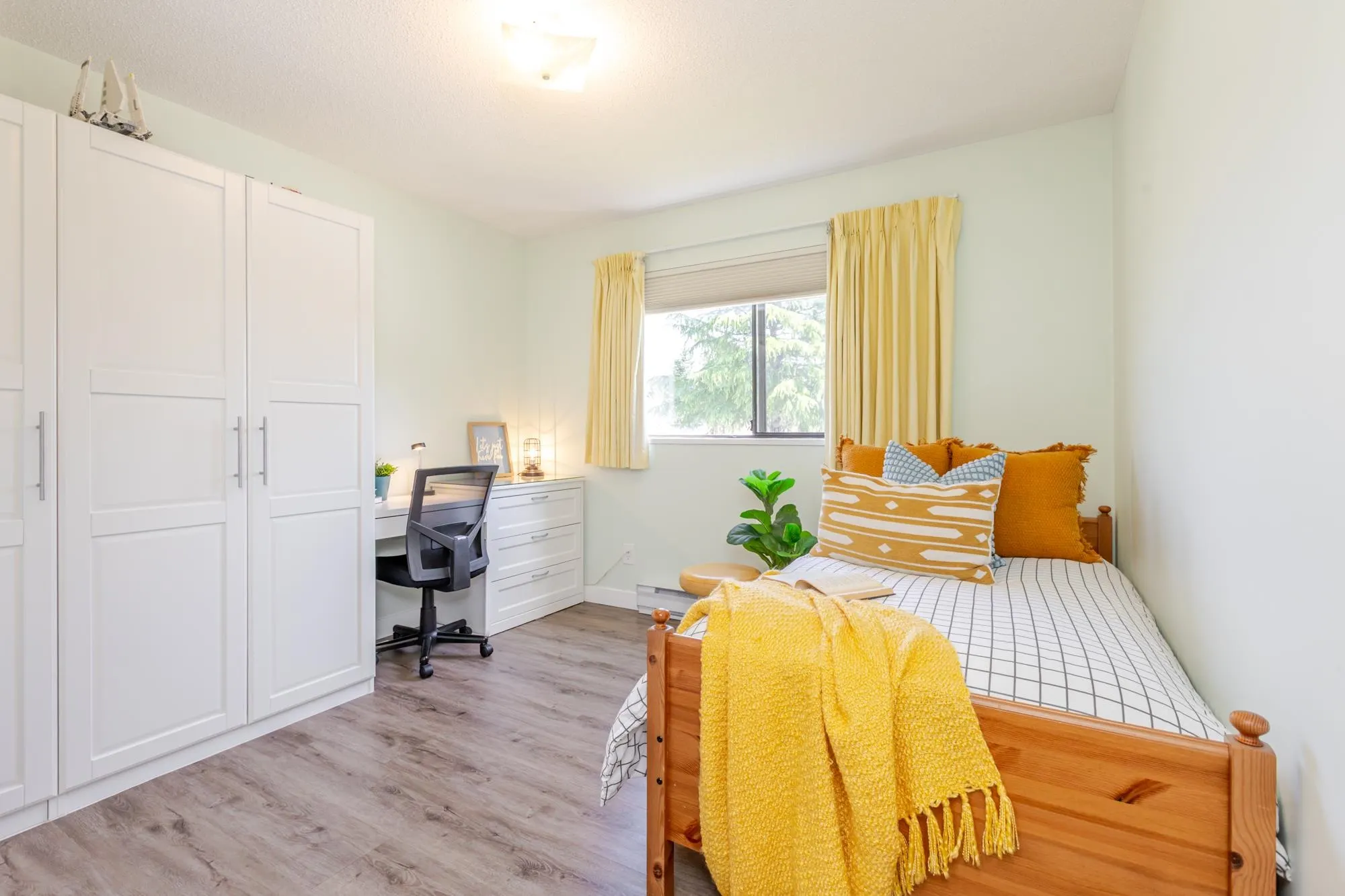 10758 Fraserglen Drive