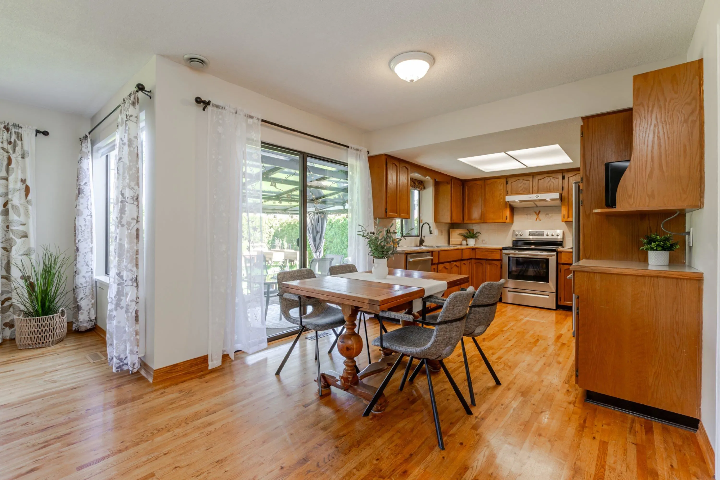 10758 Fraserglen Drive