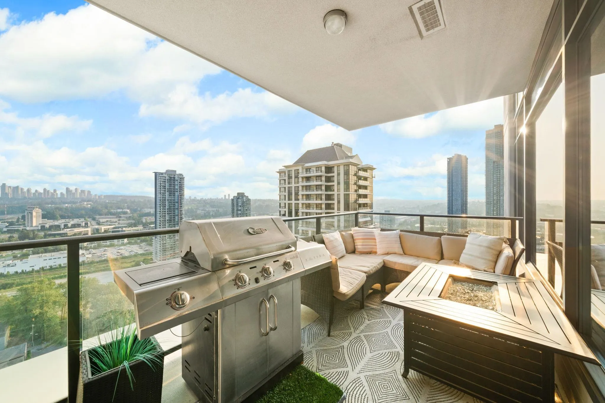 2604 2077 Rosser Avenue