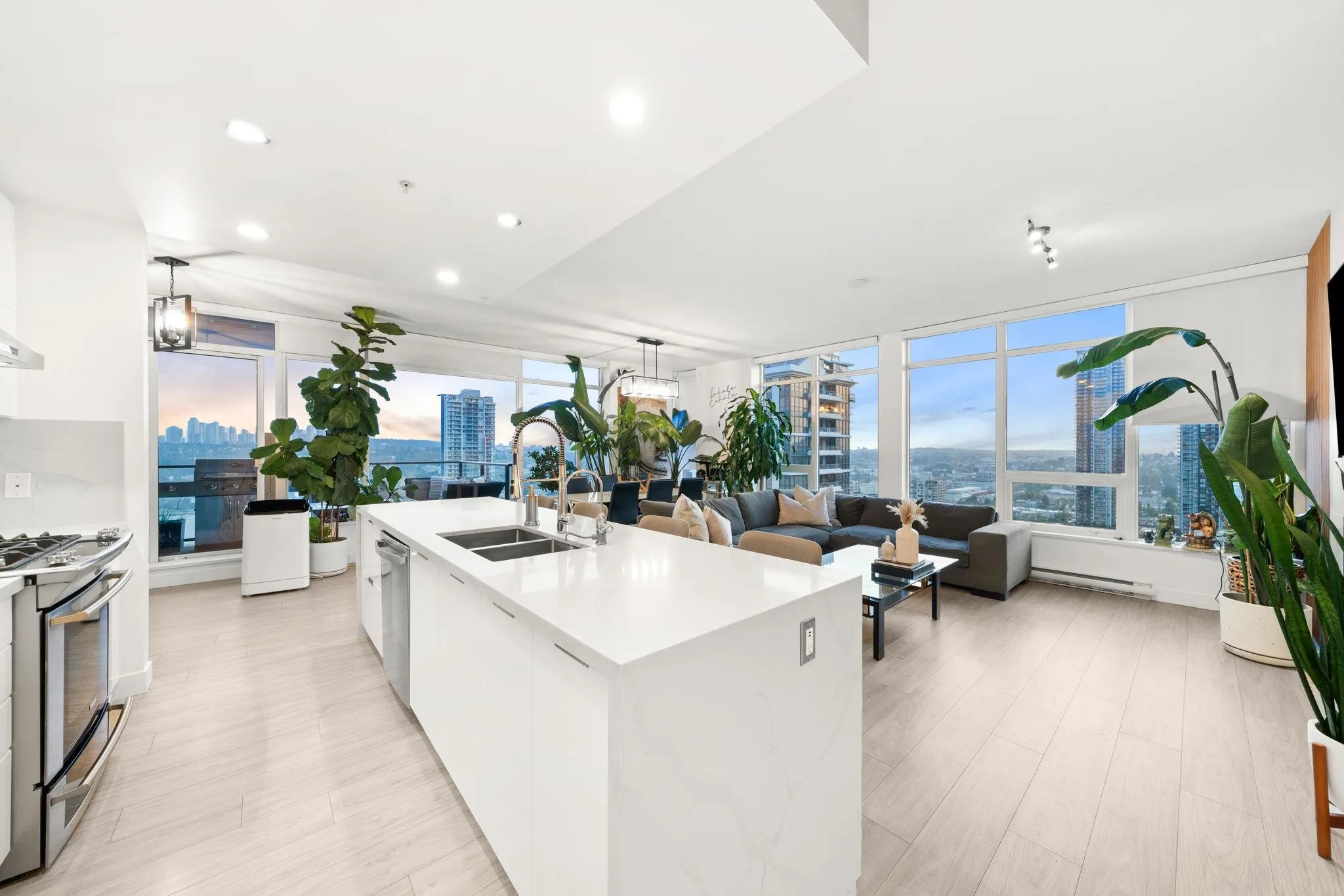 2604 2077 Rosser Avenue