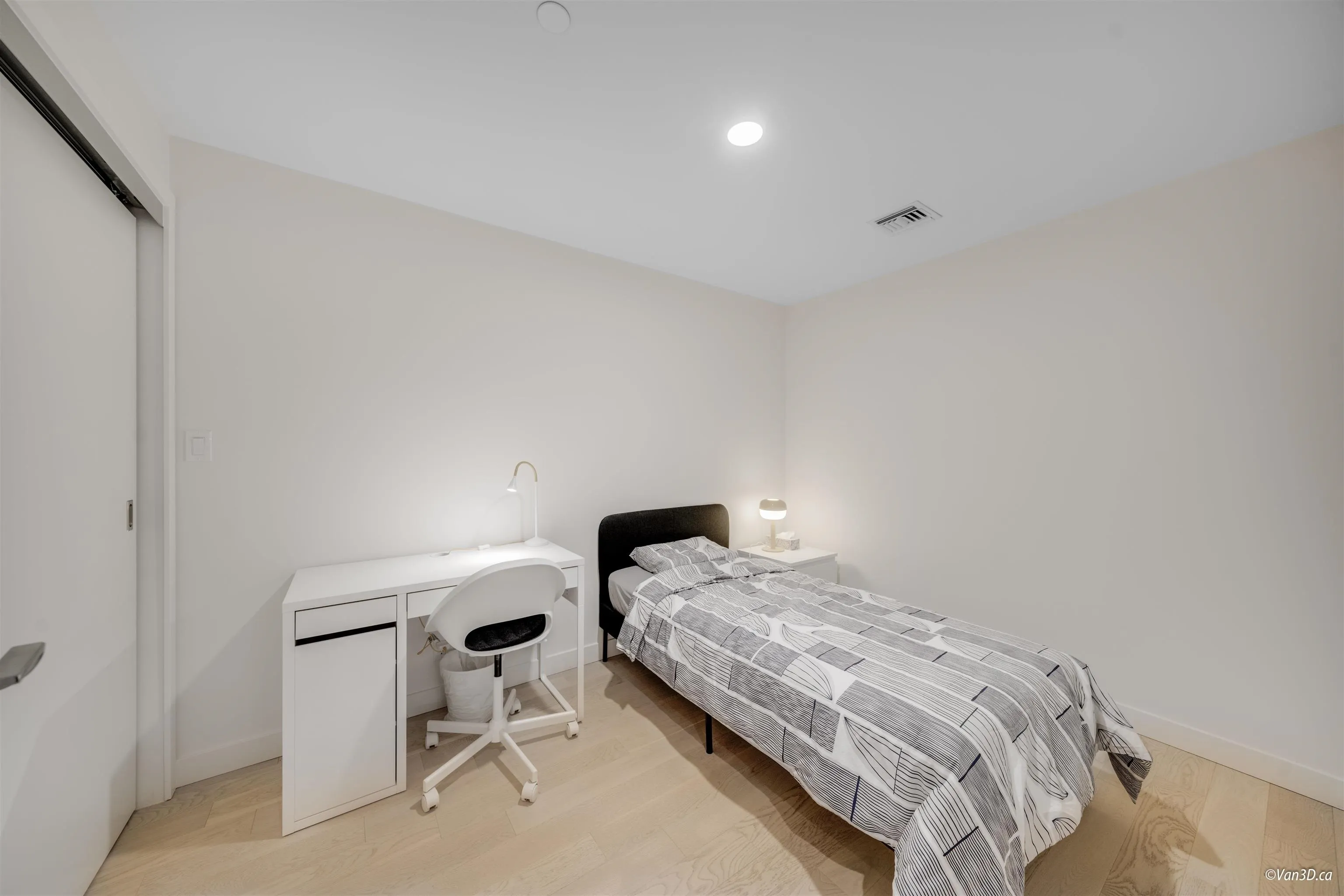 913 6811 Pearson Way