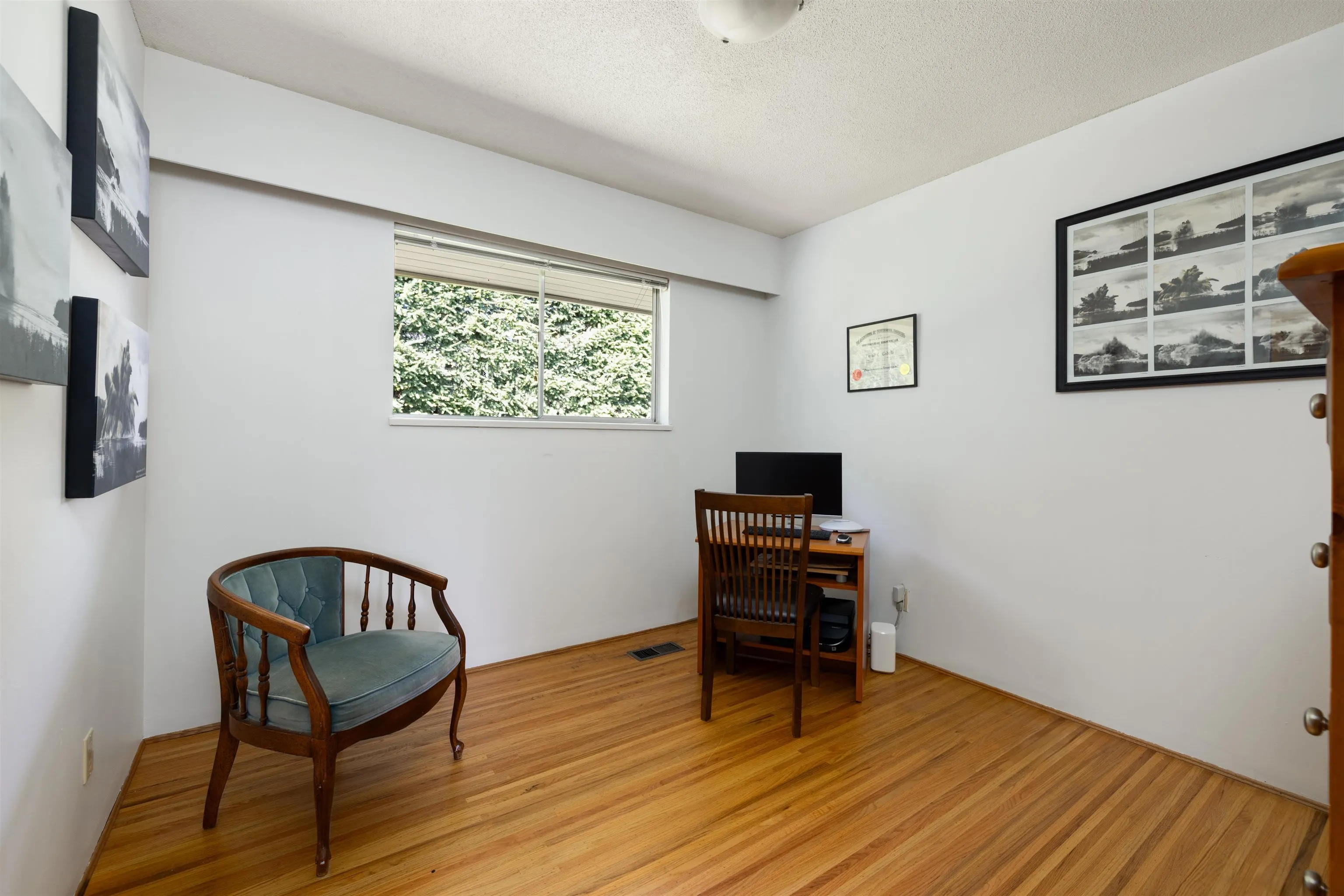 587 Beachview Drive