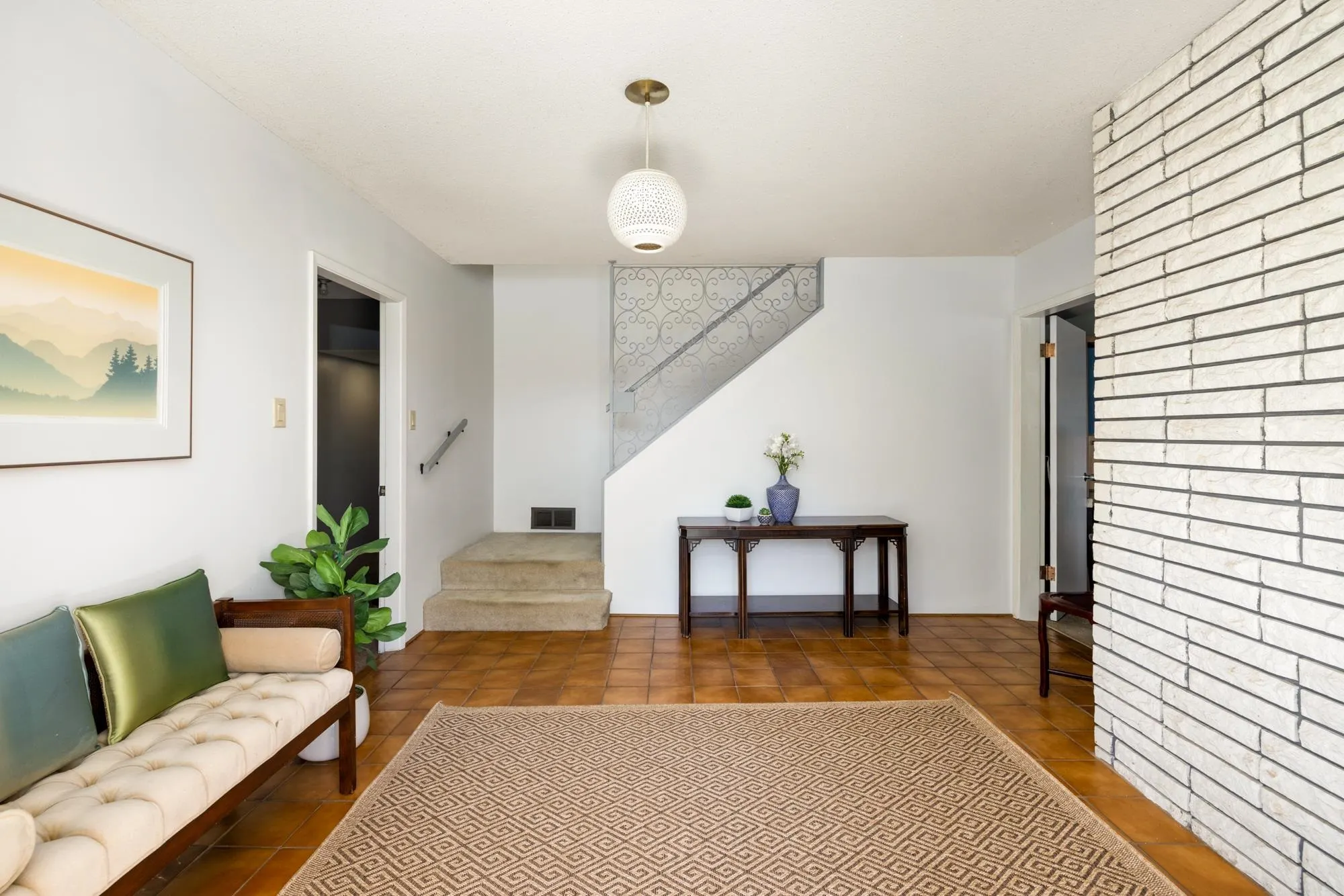 587 Beachview Drive