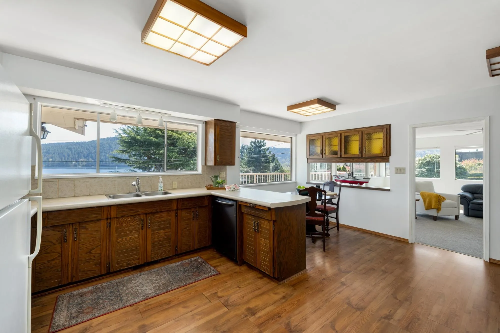 587 Beachview Drive