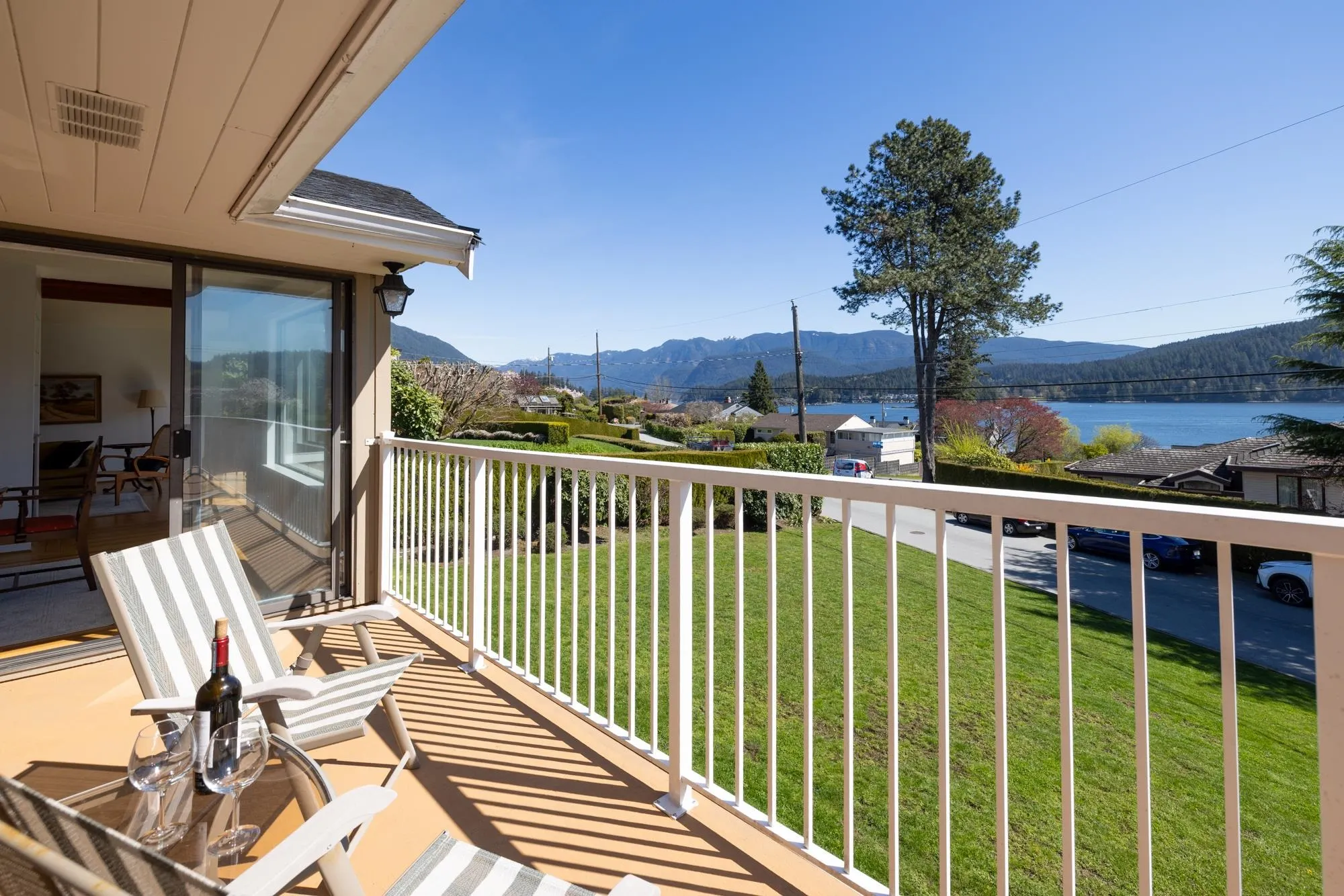 587 Beachview Drive
