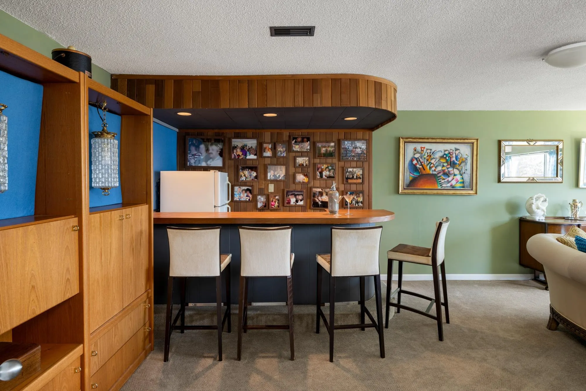 587 Beachview Drive