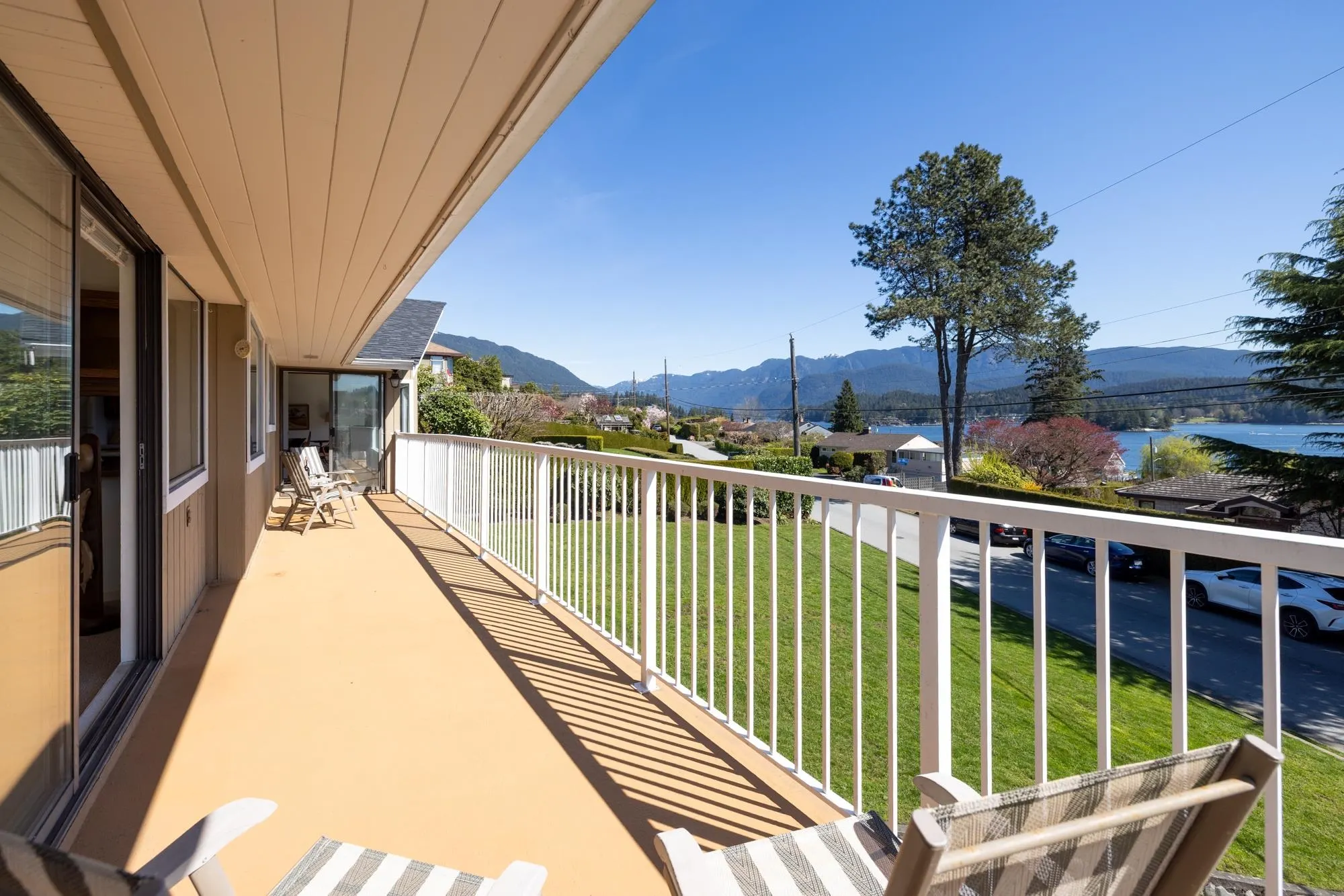 587 Beachview Drive