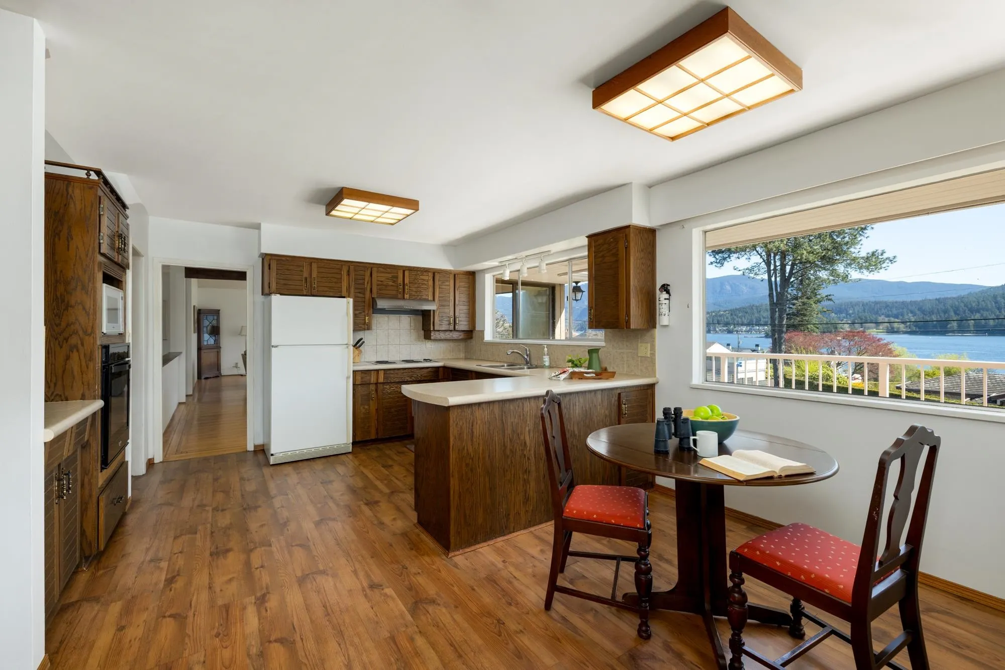 587 Beachview Drive