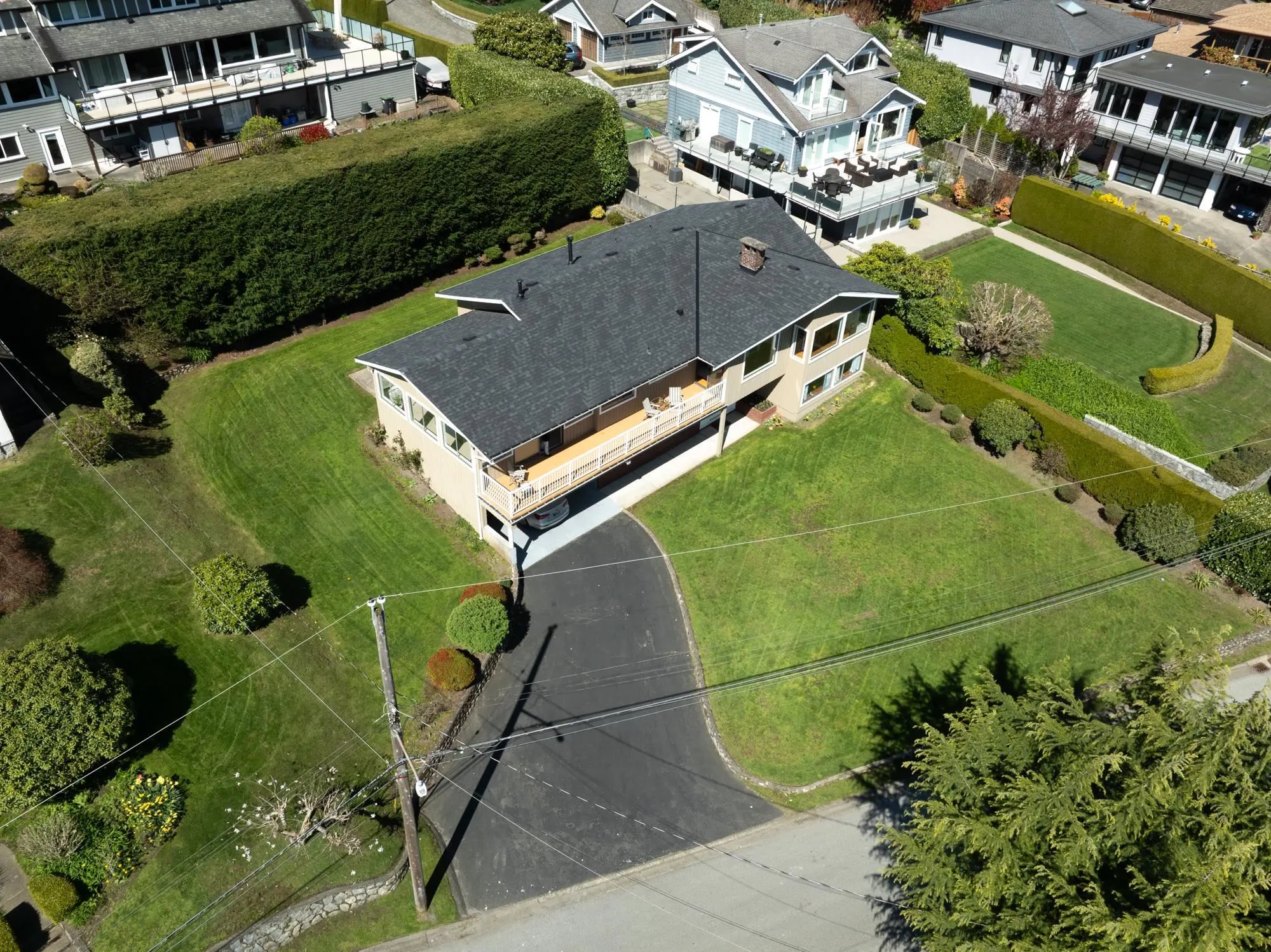 587 Beachview Drive