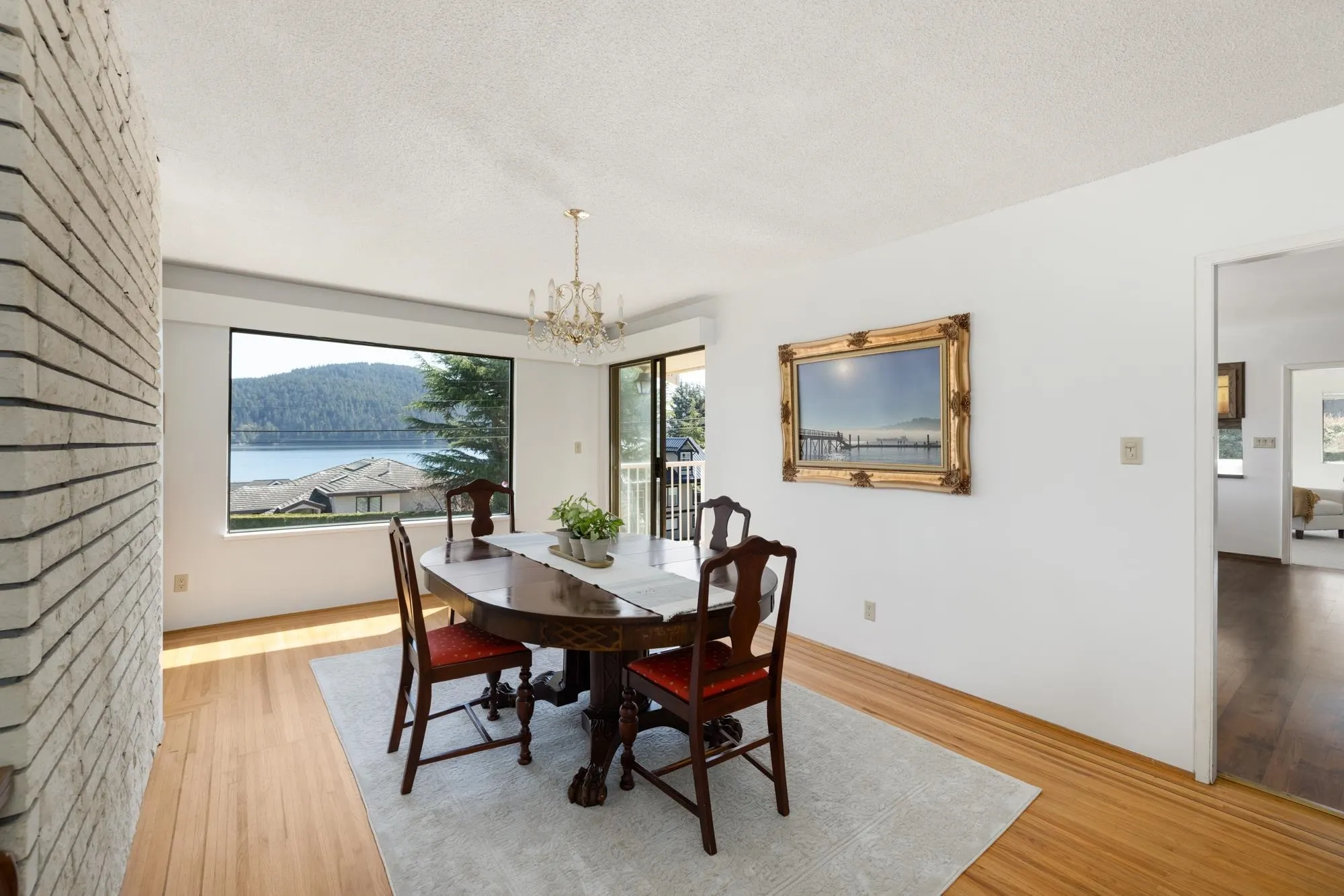 587 Beachview Drive