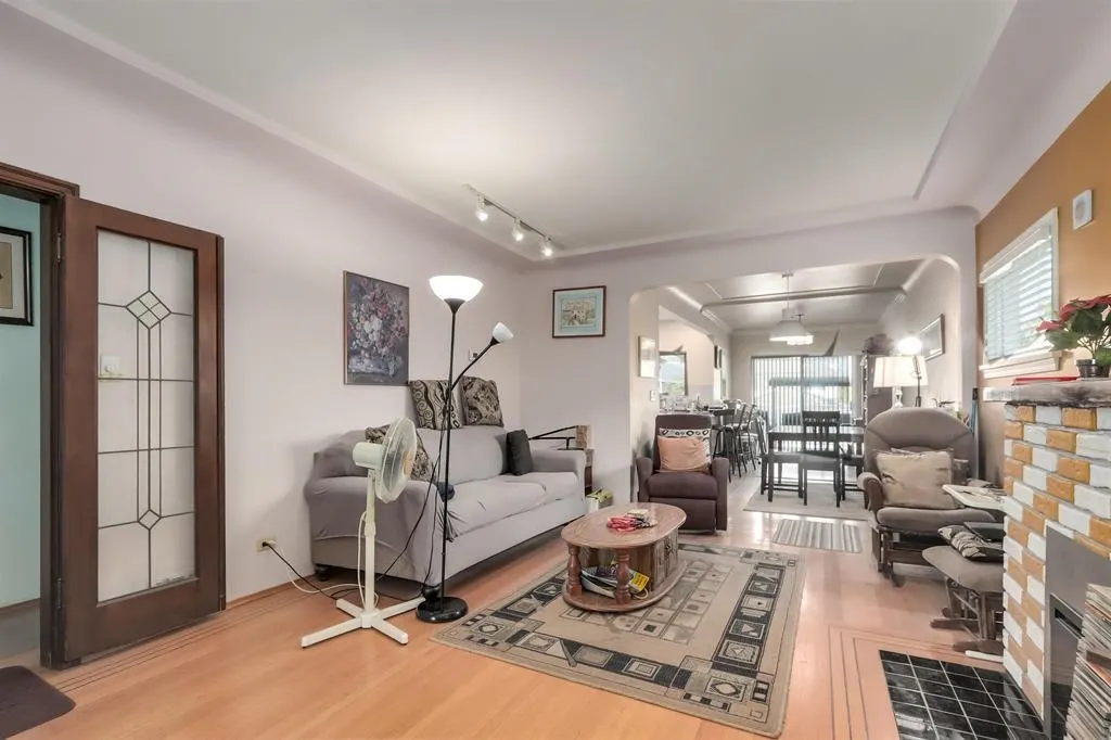 4449 Dundas Street