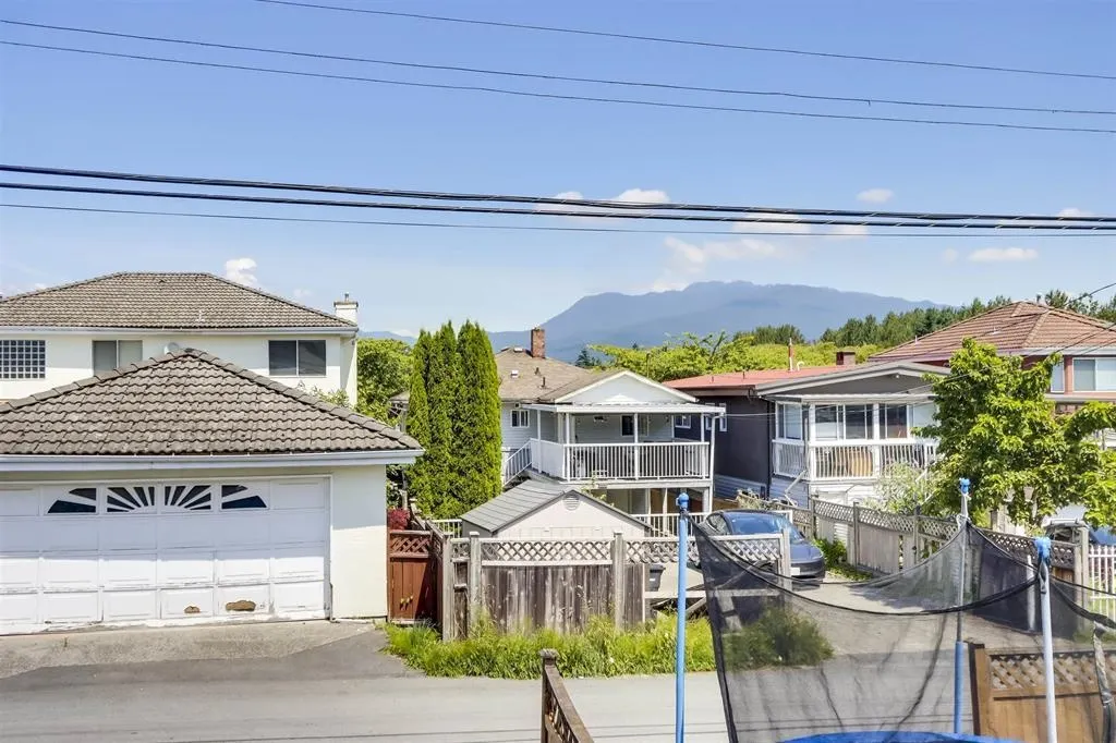 4449 Dundas Street