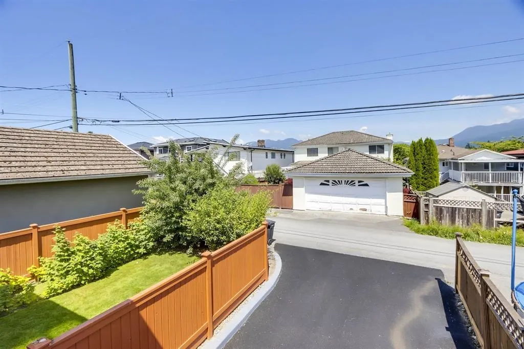 4449 Dundas Street