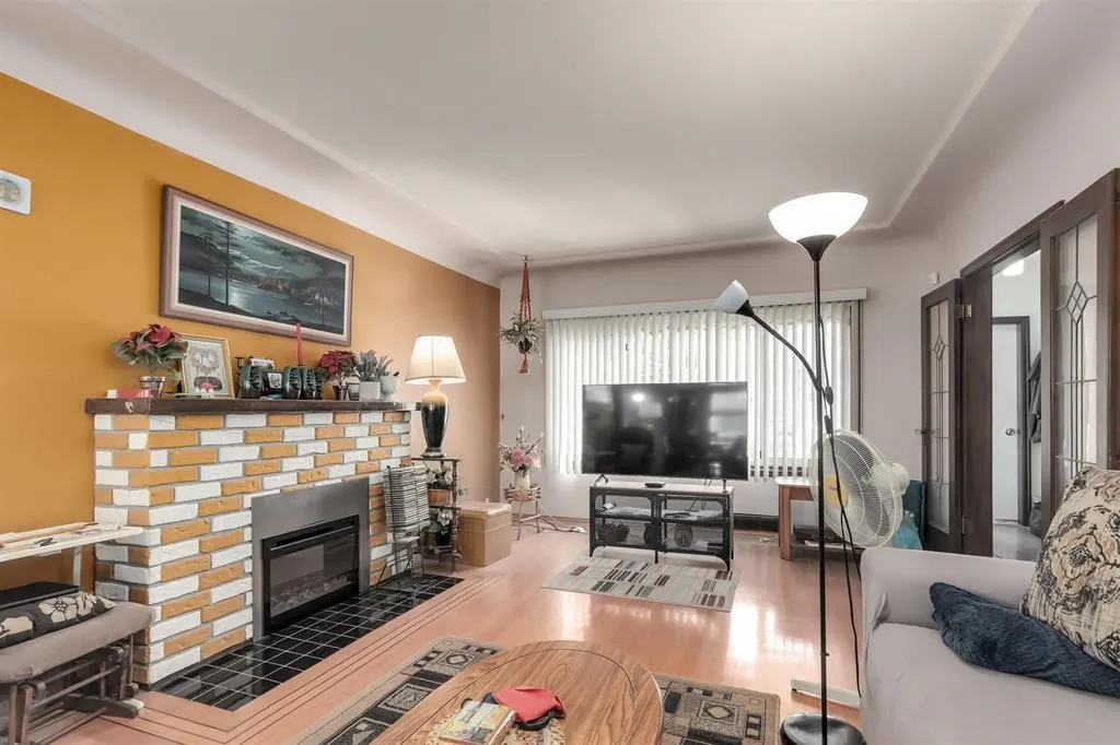 4449 Dundas Street