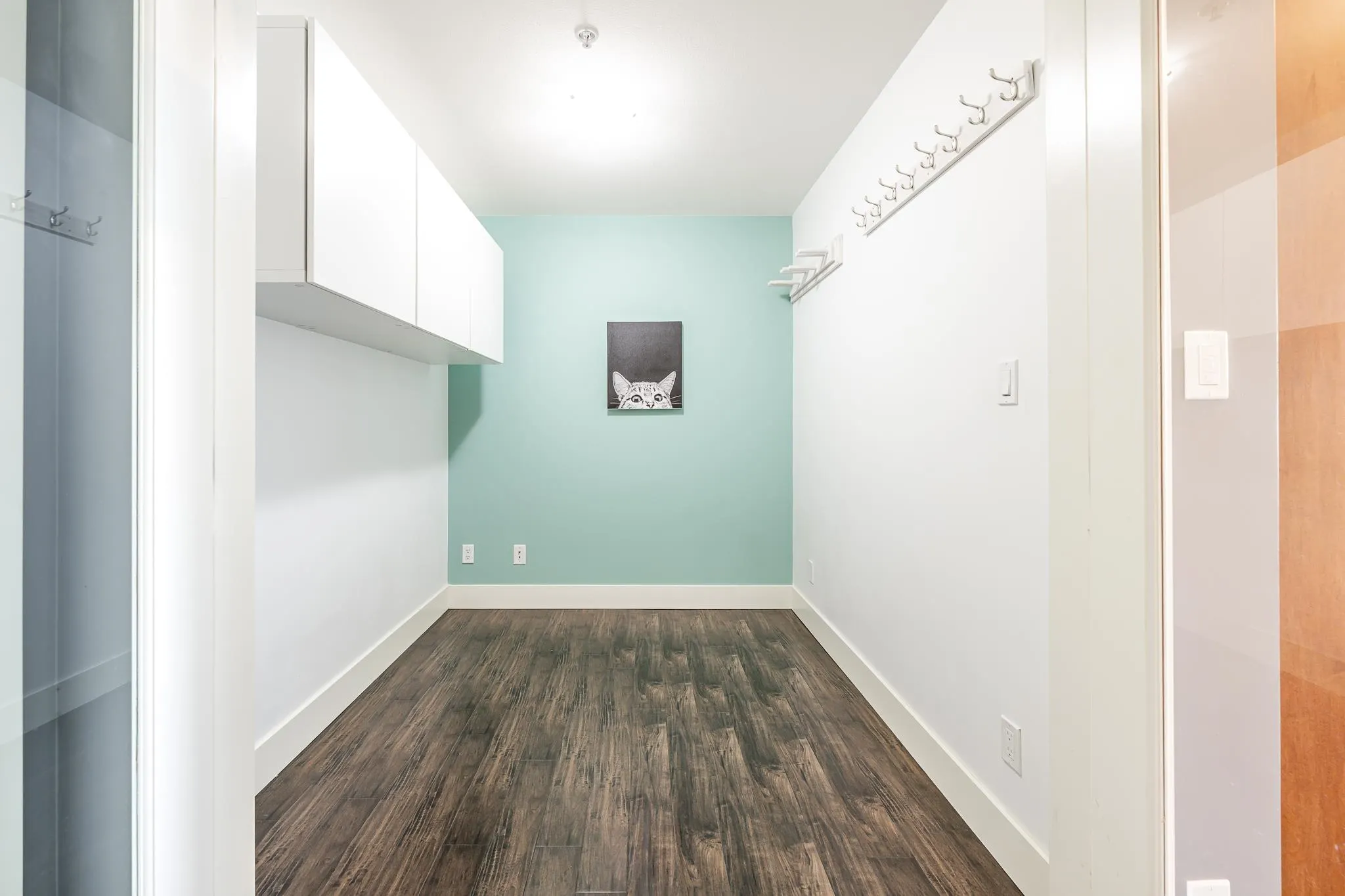 521 1211 Village Green Way