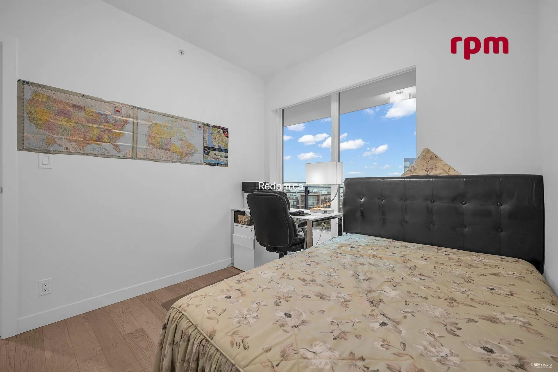 9xx 6833 Pearson Way