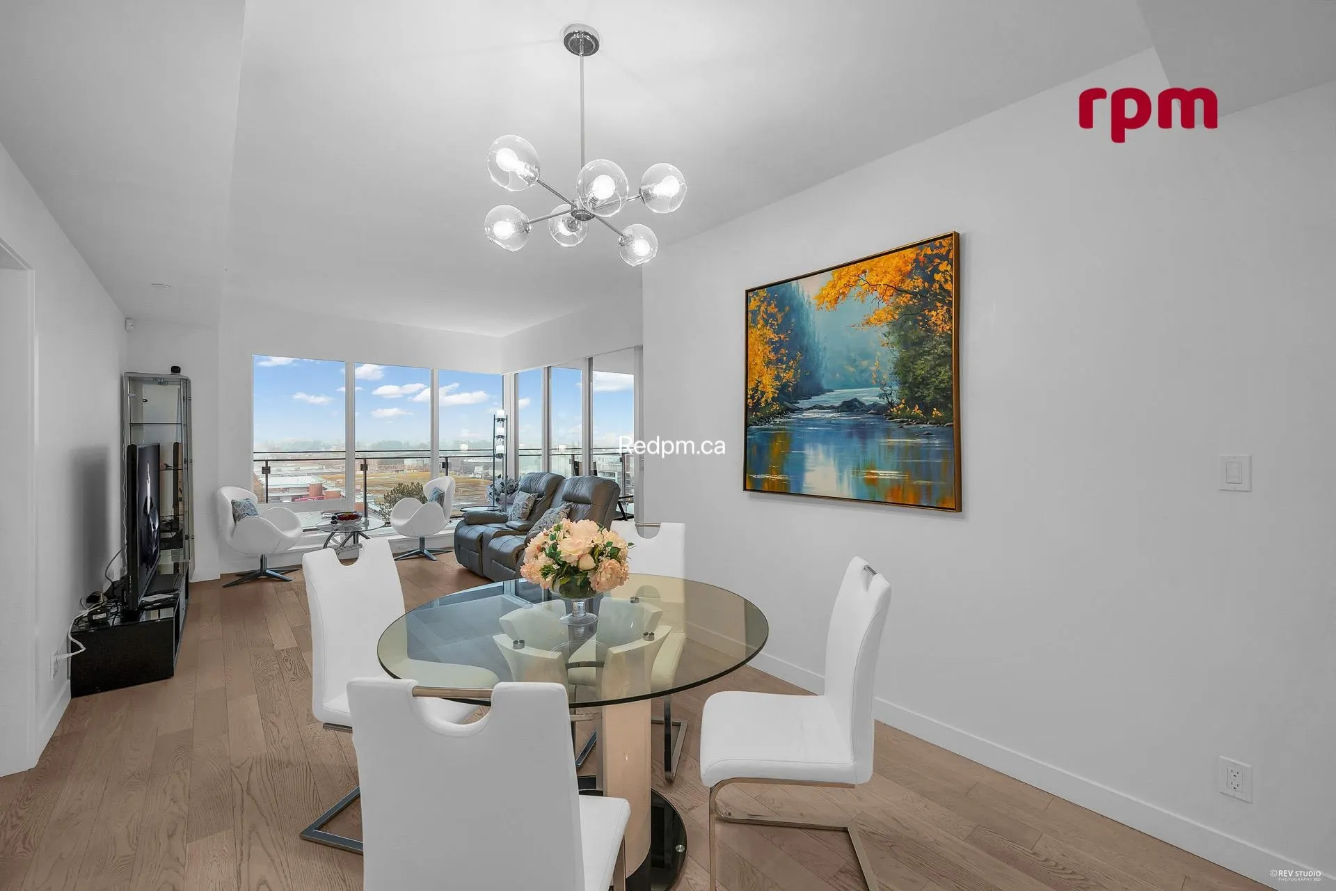 9xx 6833 Pearson Way