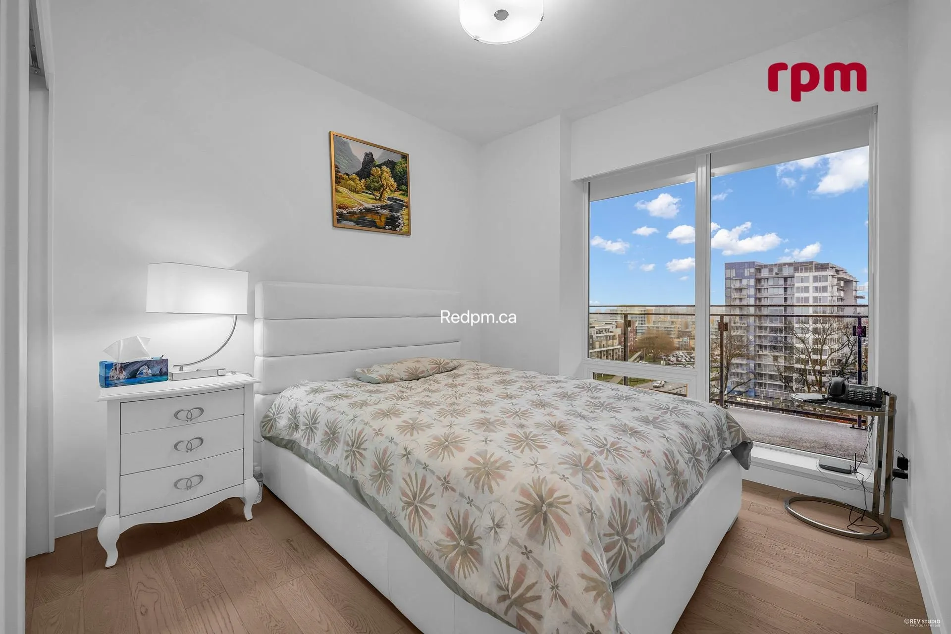 9xx 6833 Pearson Way