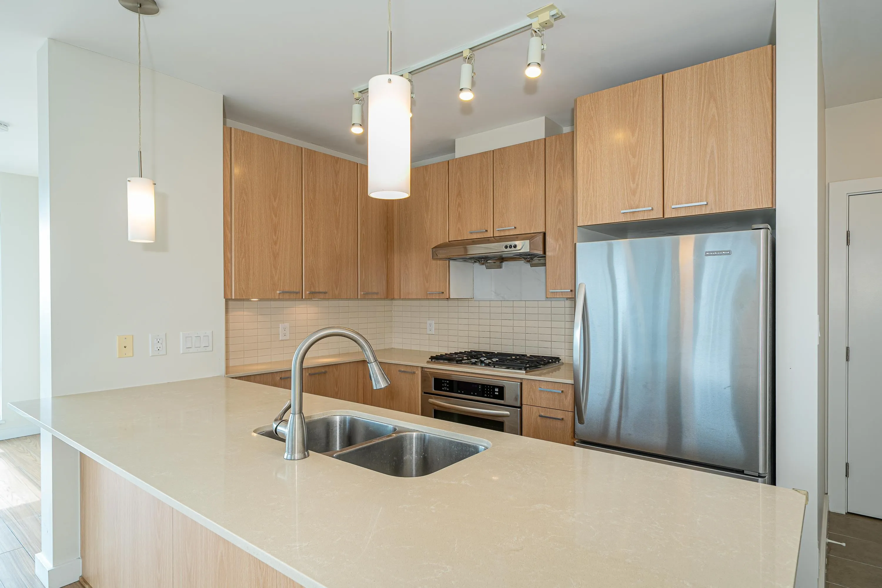 2805 2955 Atlantic Avenue