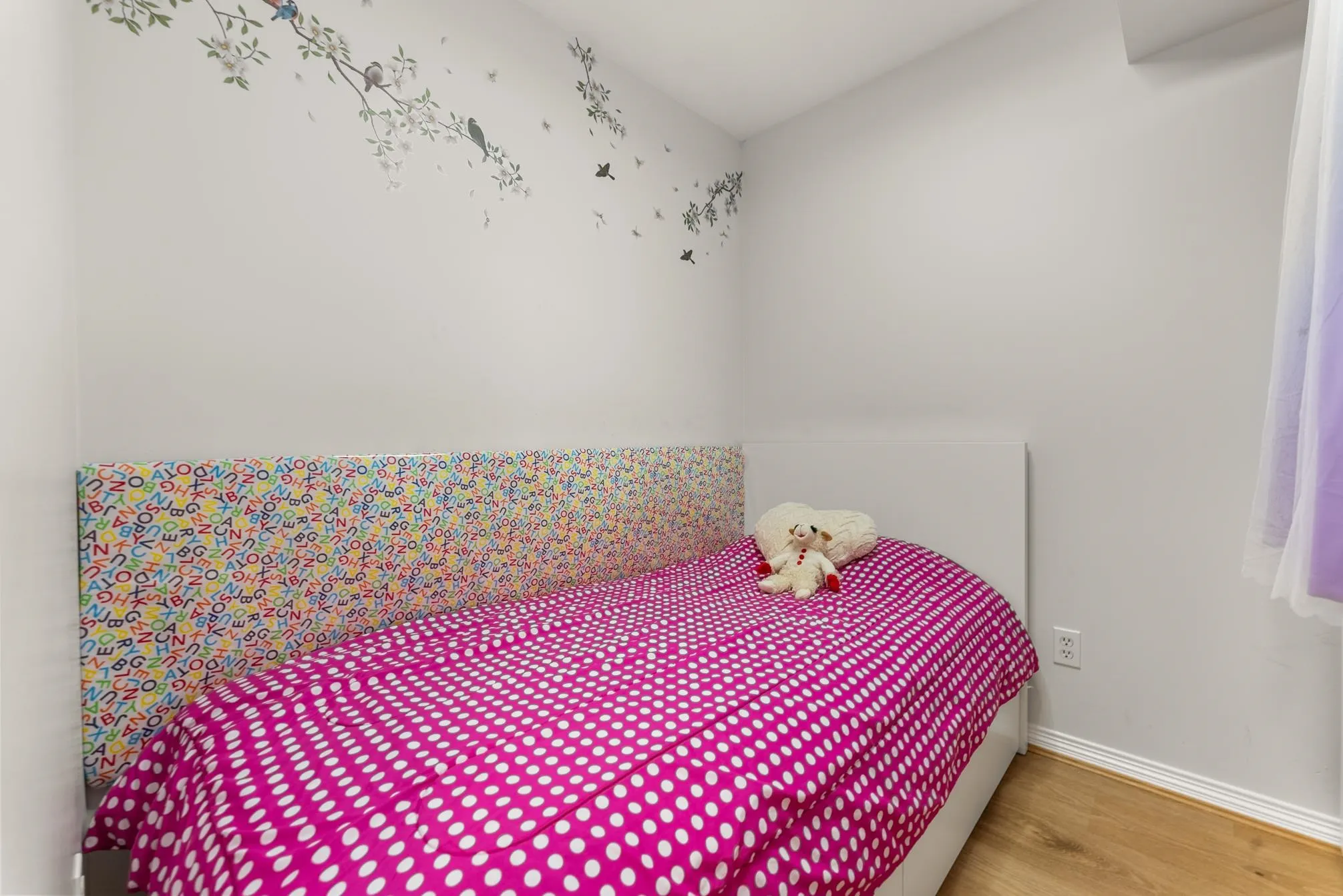 213 1999 Suffolk Avenue