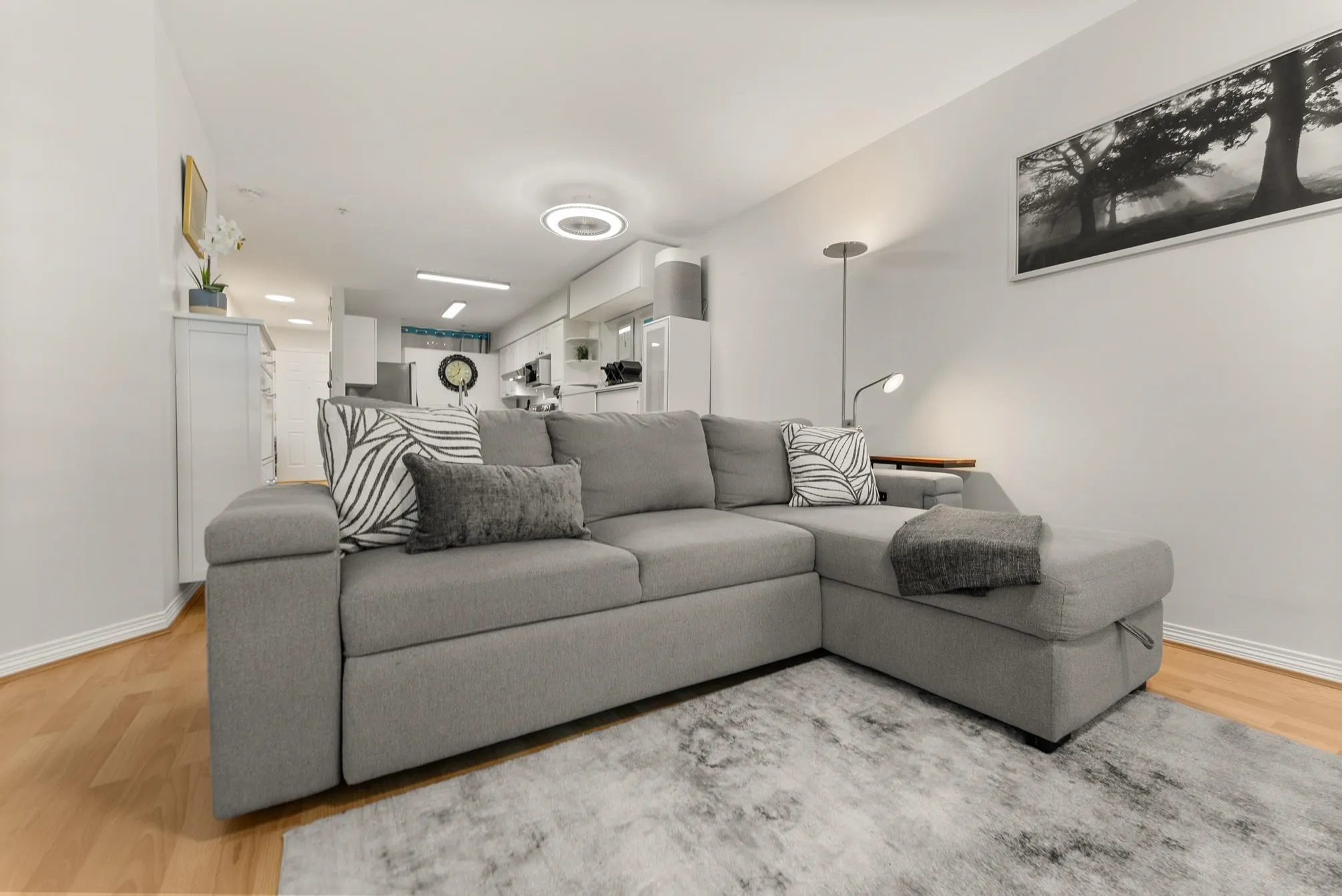 213 1999 Suffolk Avenue