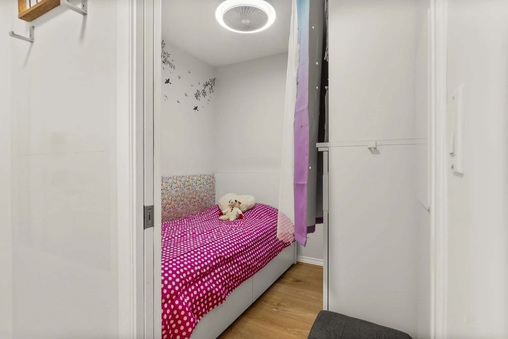 213 1999 Suffolk Avenue