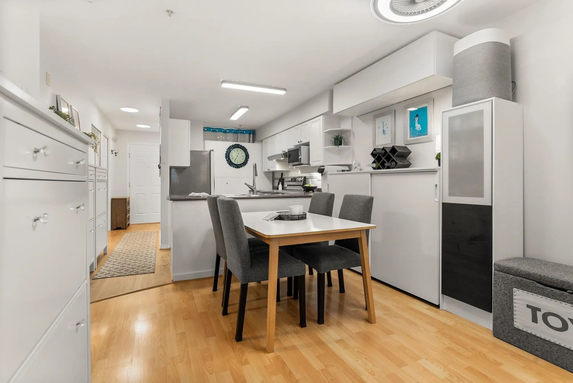 213 1999 Suffolk Avenue