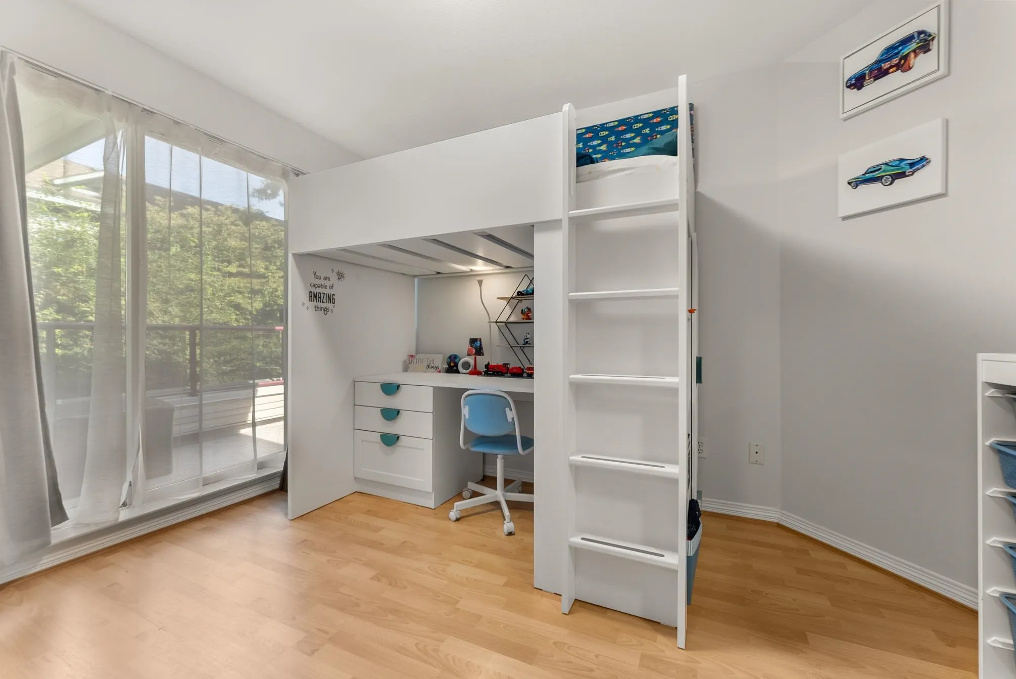 213 1999 Suffolk Avenue