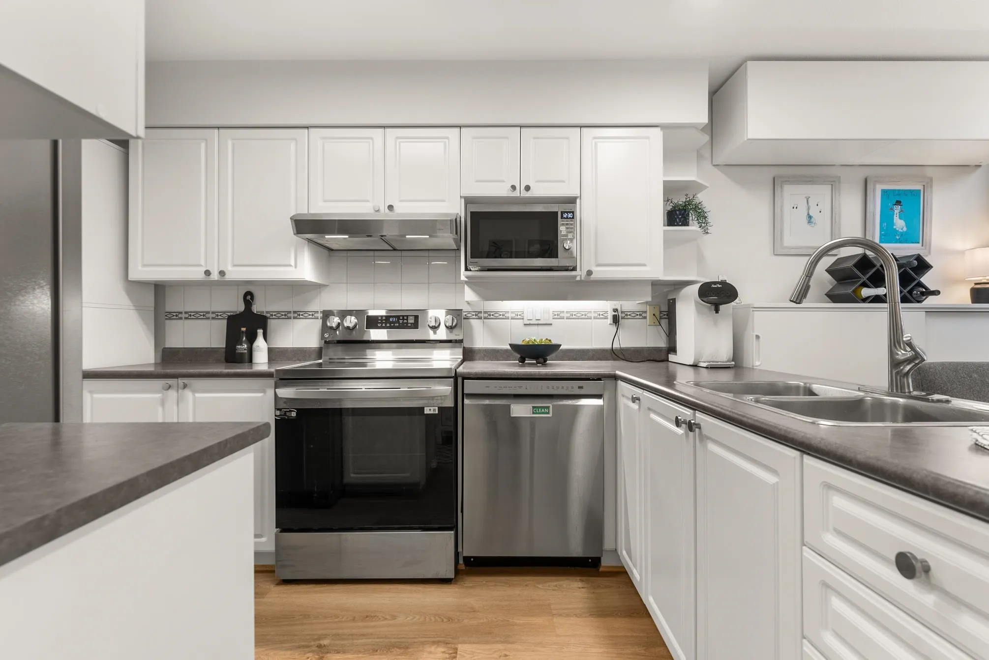 213 1999 Suffolk Avenue