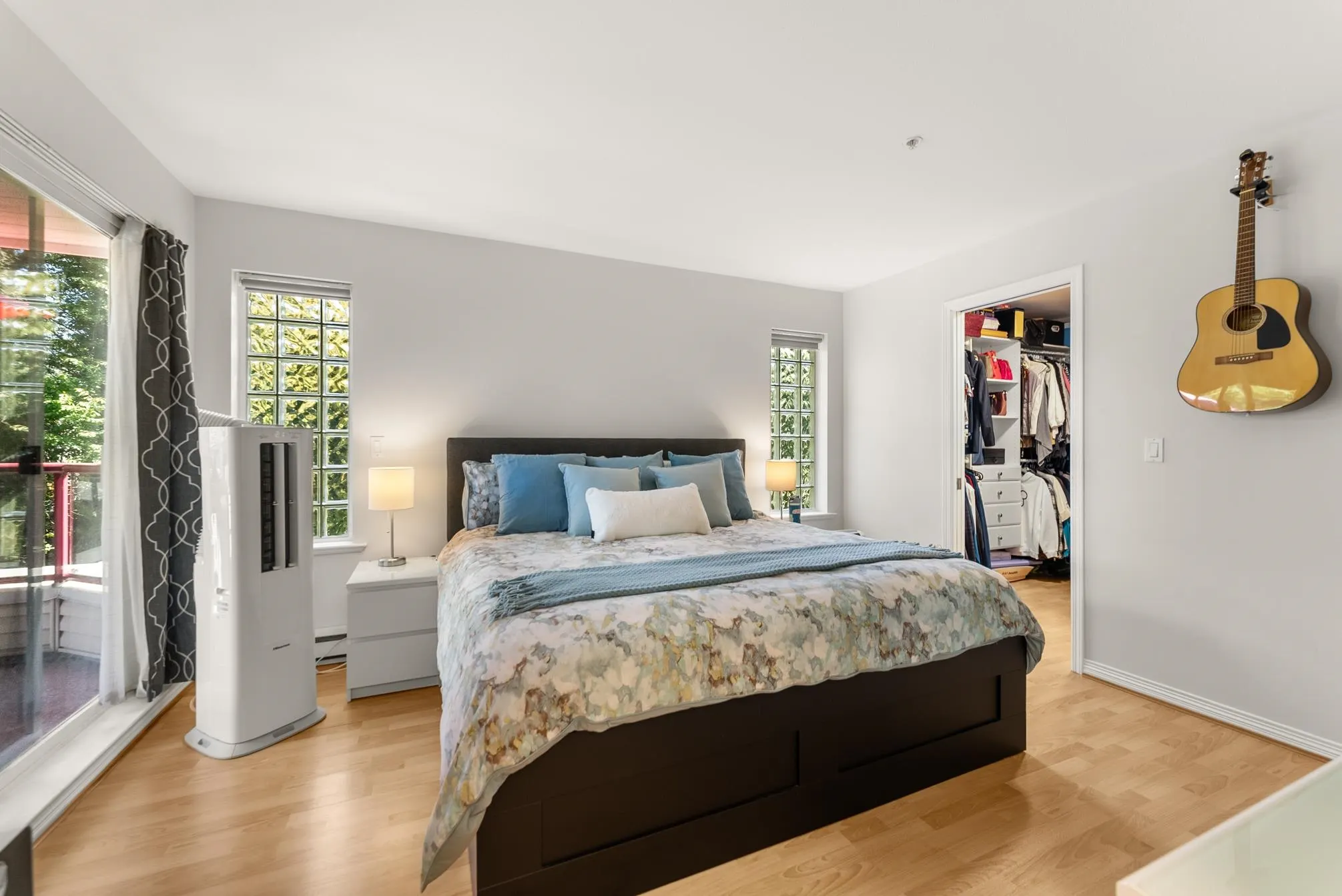 213 1999 Suffolk Avenue