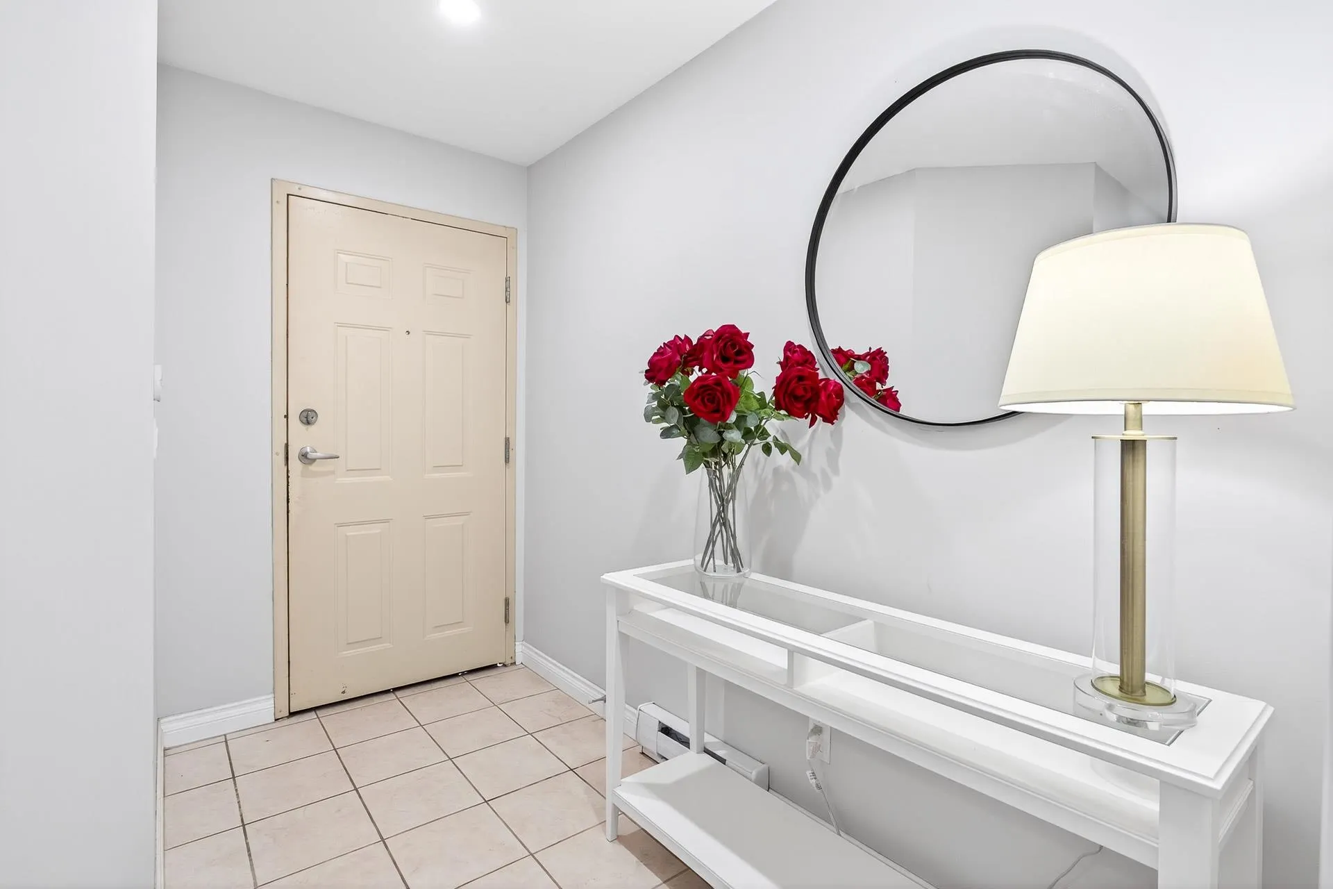 212 1567 Grant Avenue