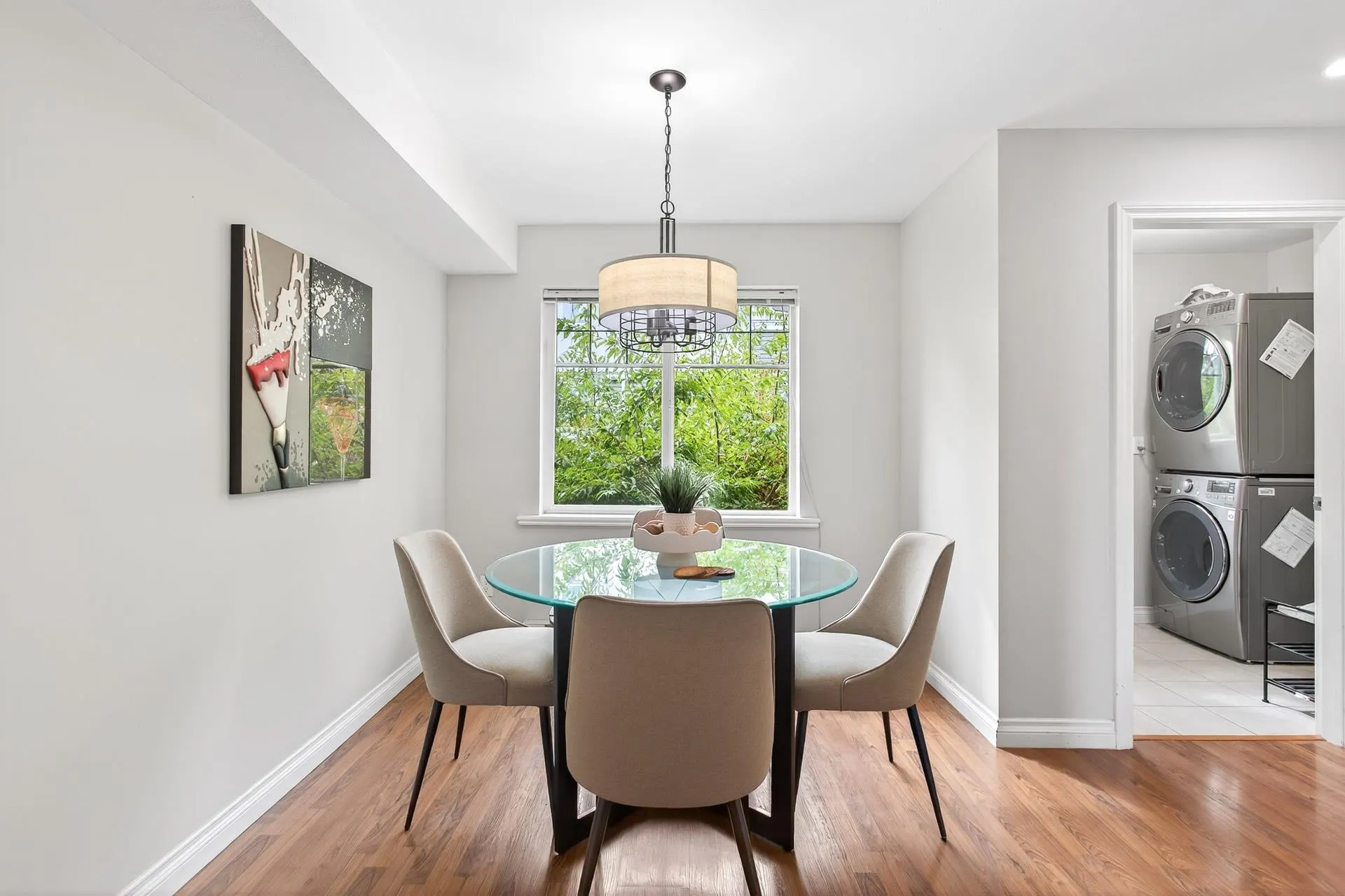 212 1567 Grant Avenue