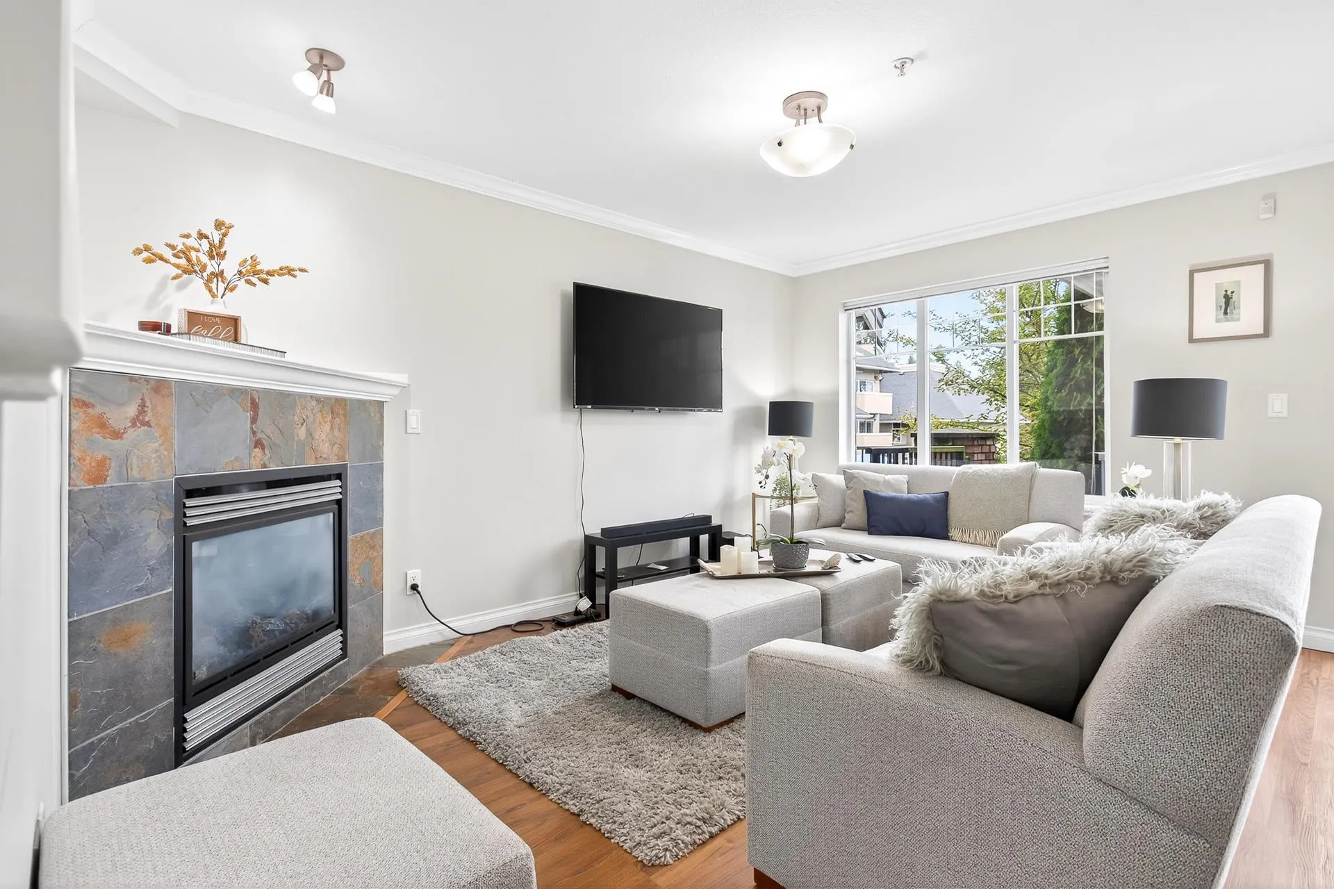 212 1567 Grant Avenue