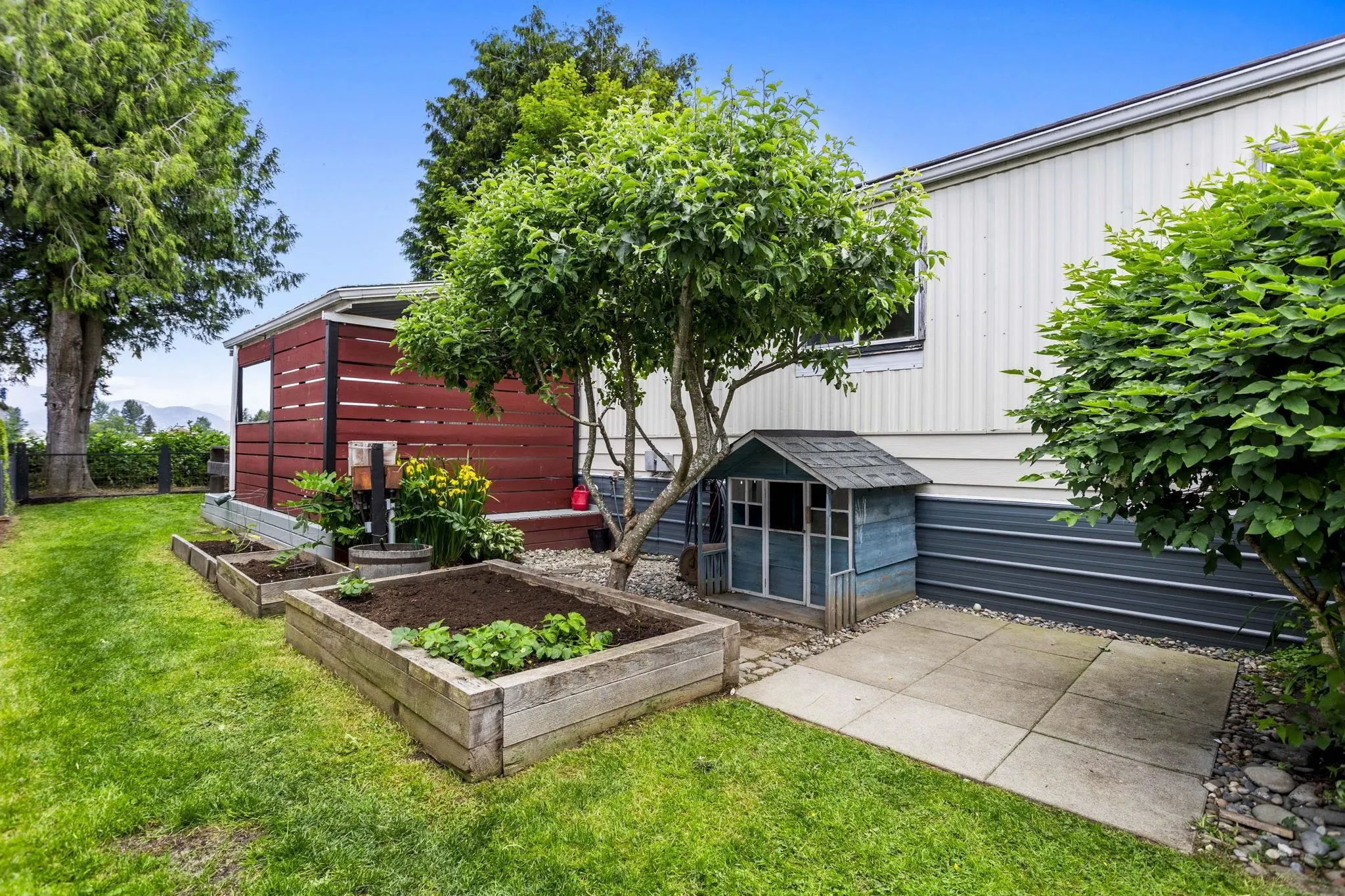 26 44565 Monte Vista Drive