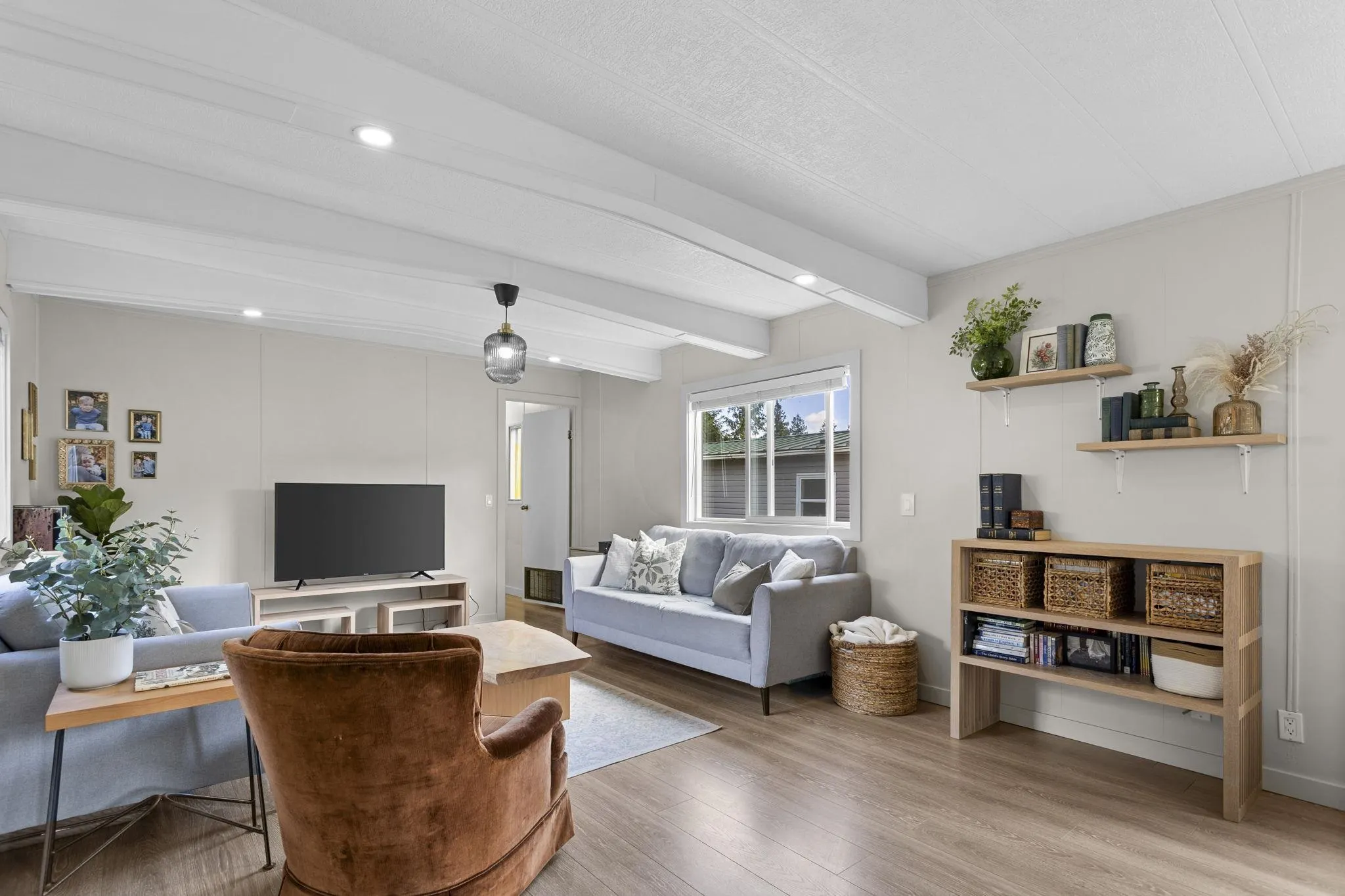 26 44565 Monte Vista Drive