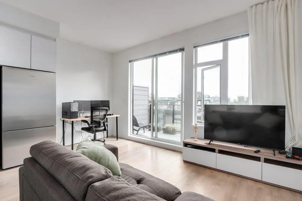 725 Marine Drive