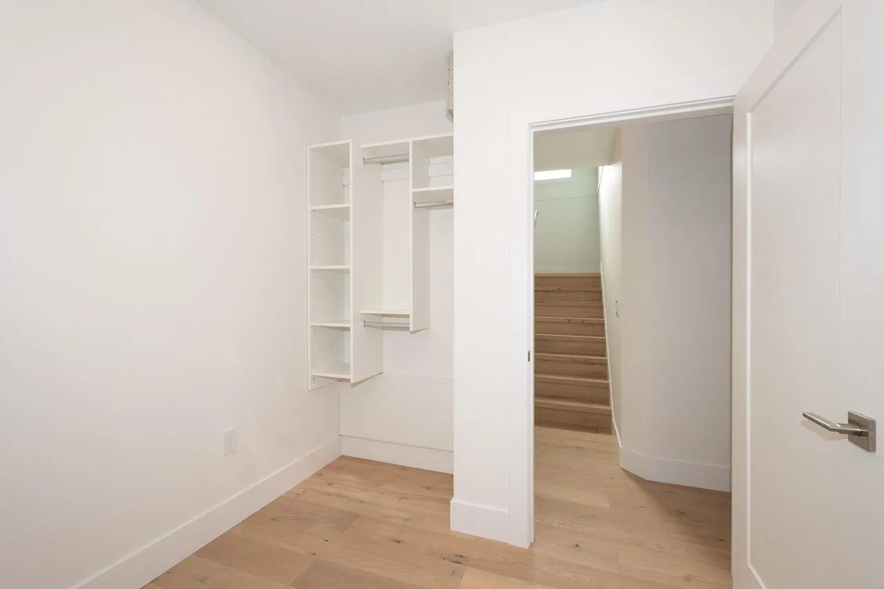 3075 Courtenay Street