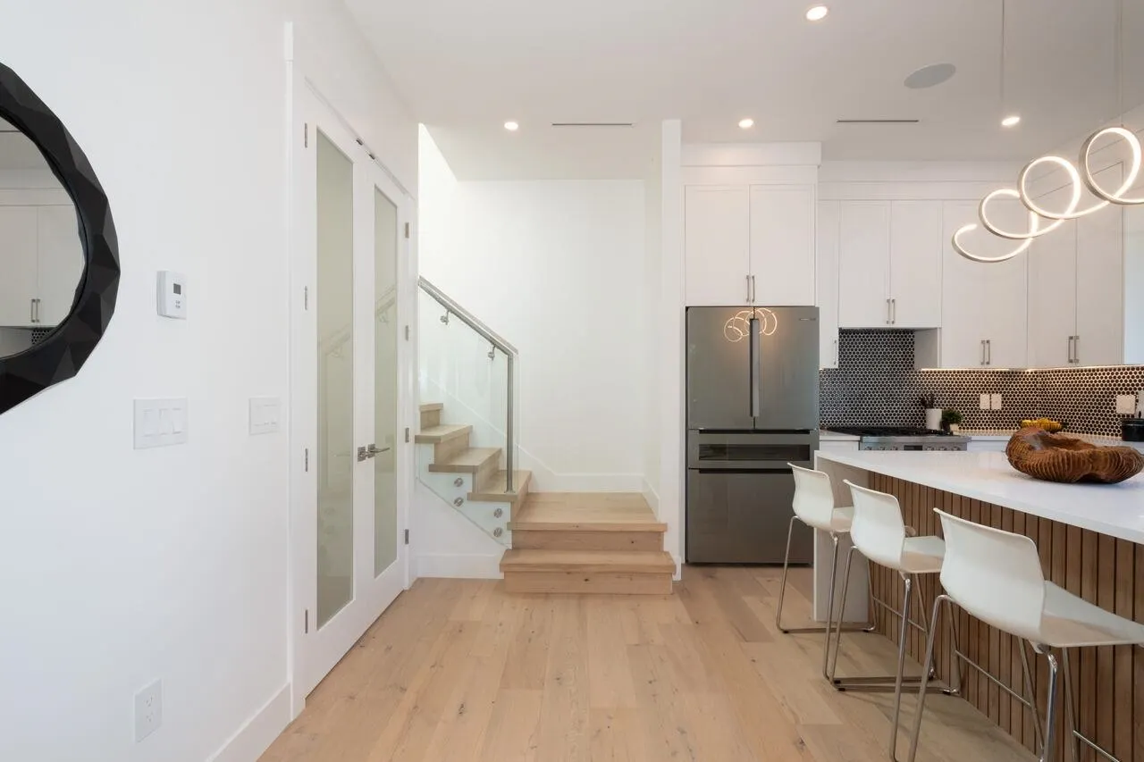 3075 Courtenay Street
