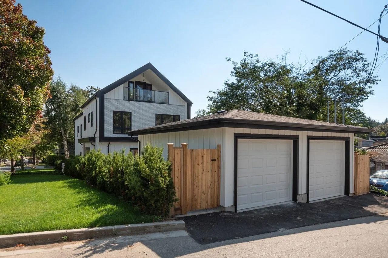 3075 Courtenay Street