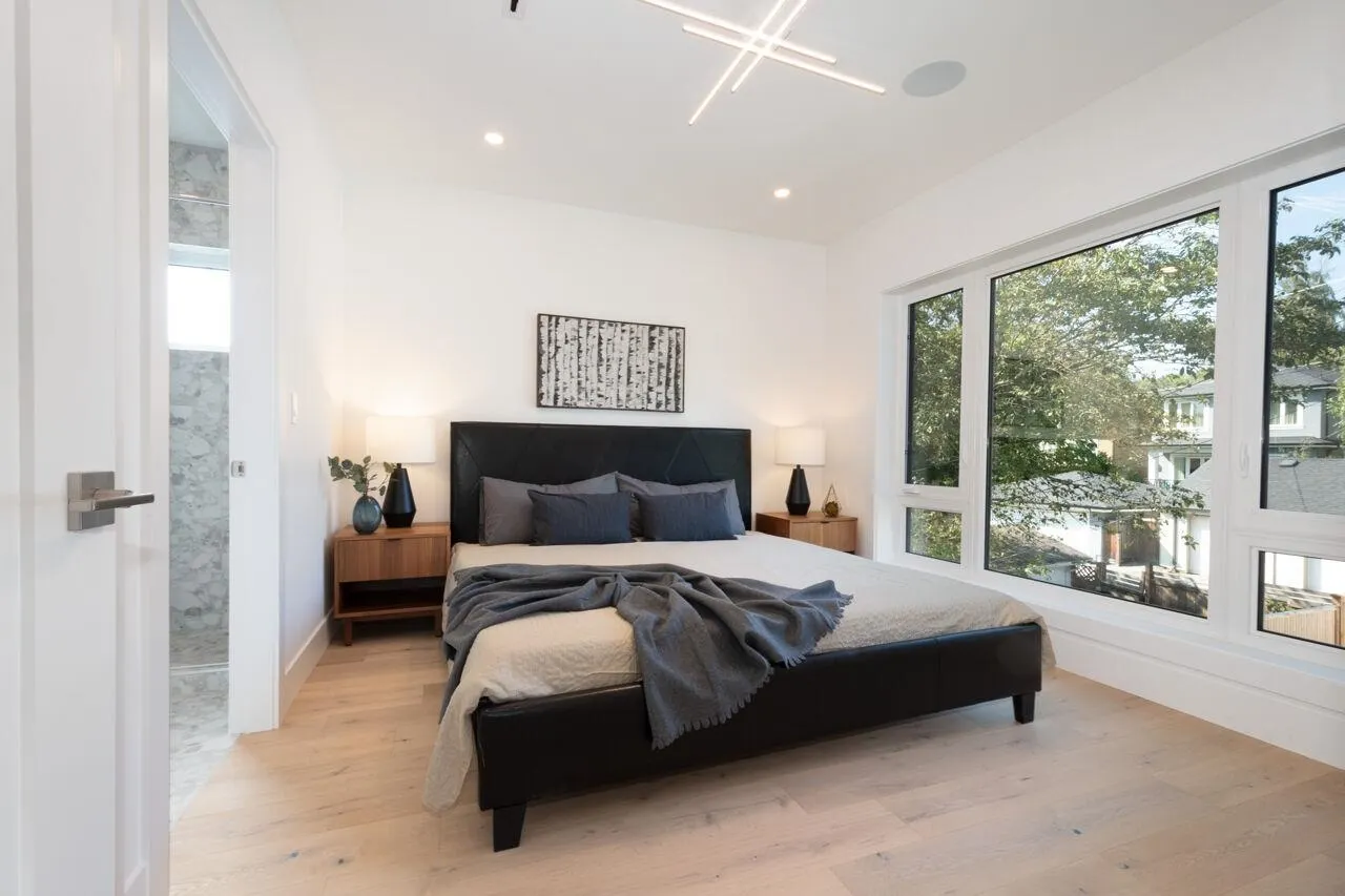 3075 Courtenay Street