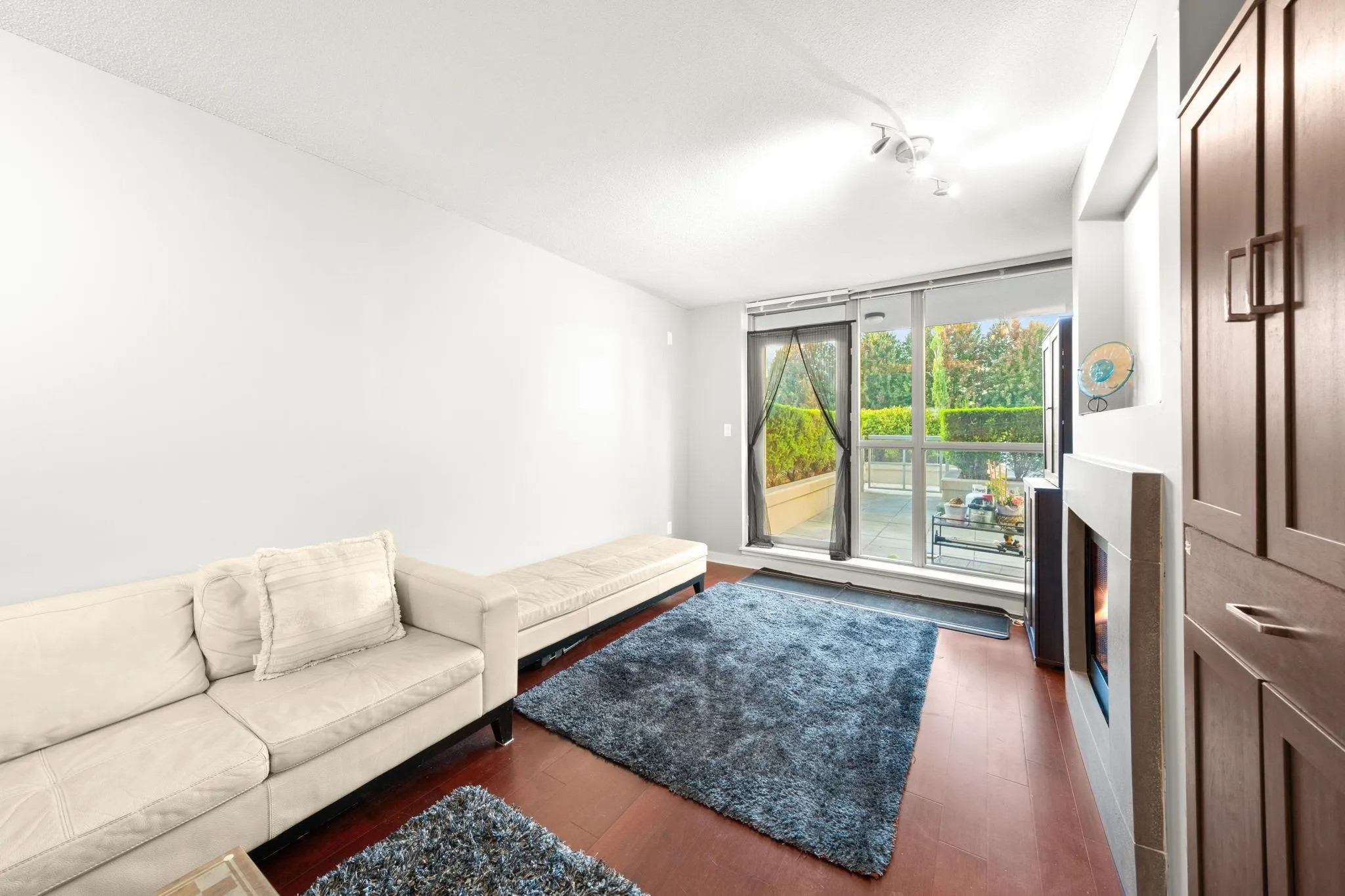 120 9373 Hemlock Drive