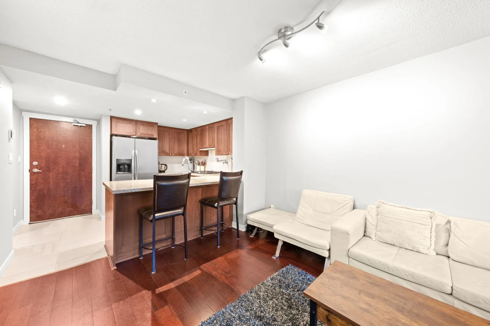120 9373 Hemlock Drive