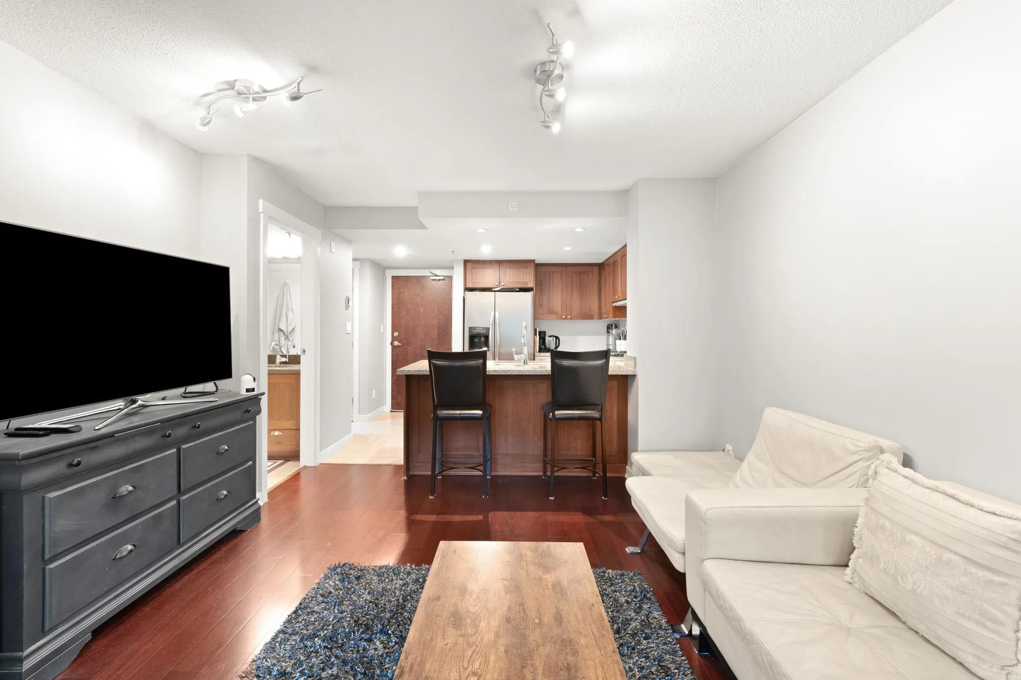 120 9373 Hemlock Drive
